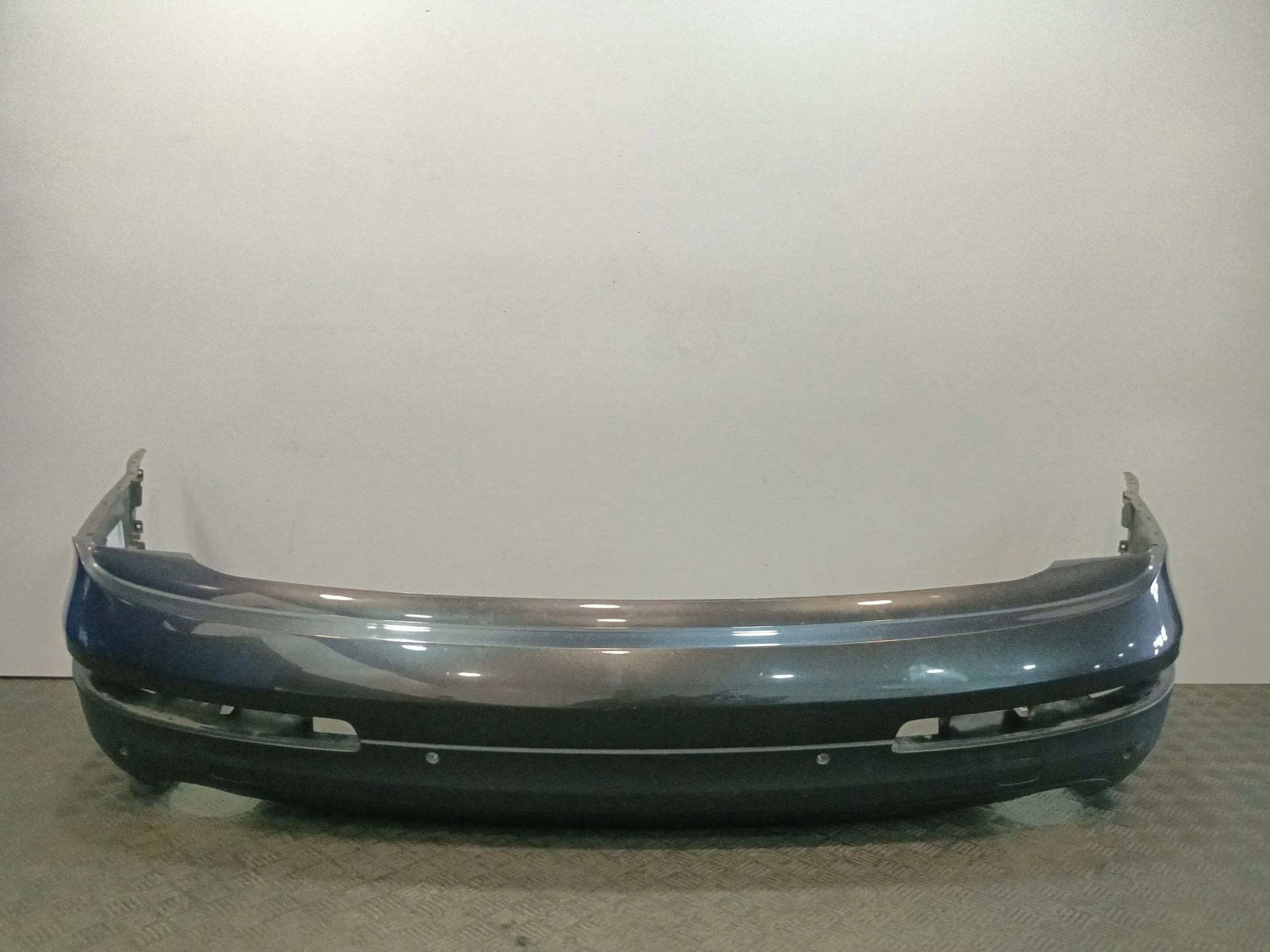 Paragolpes Trasero para Audi Q7 (4Lb)
