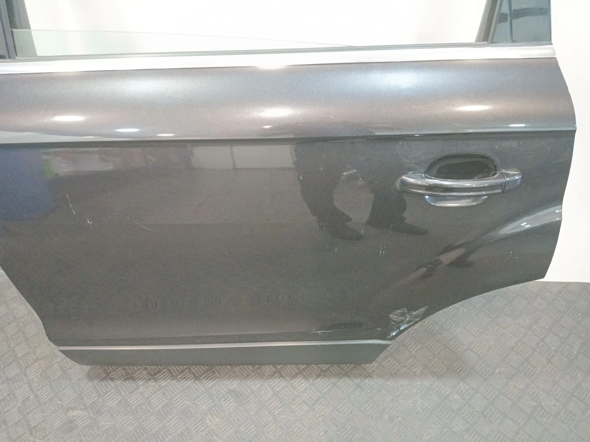 Puerta Trasera Izquierda para Audi Q7 (4Lb)