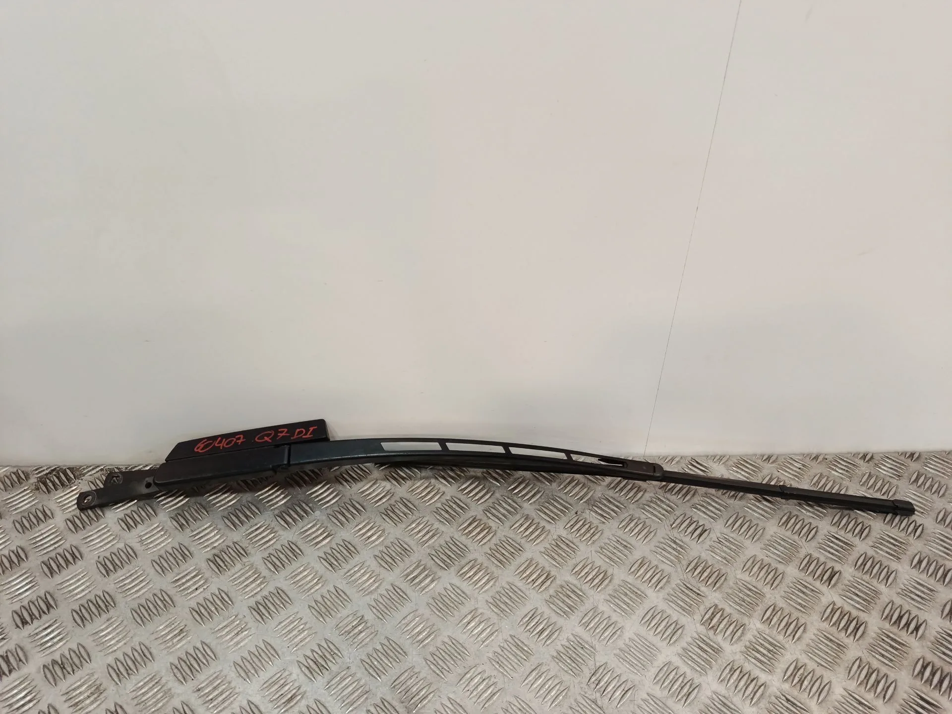 Brazo Limpia Delantero Izquierdo para Audi Q7 (4Lb)