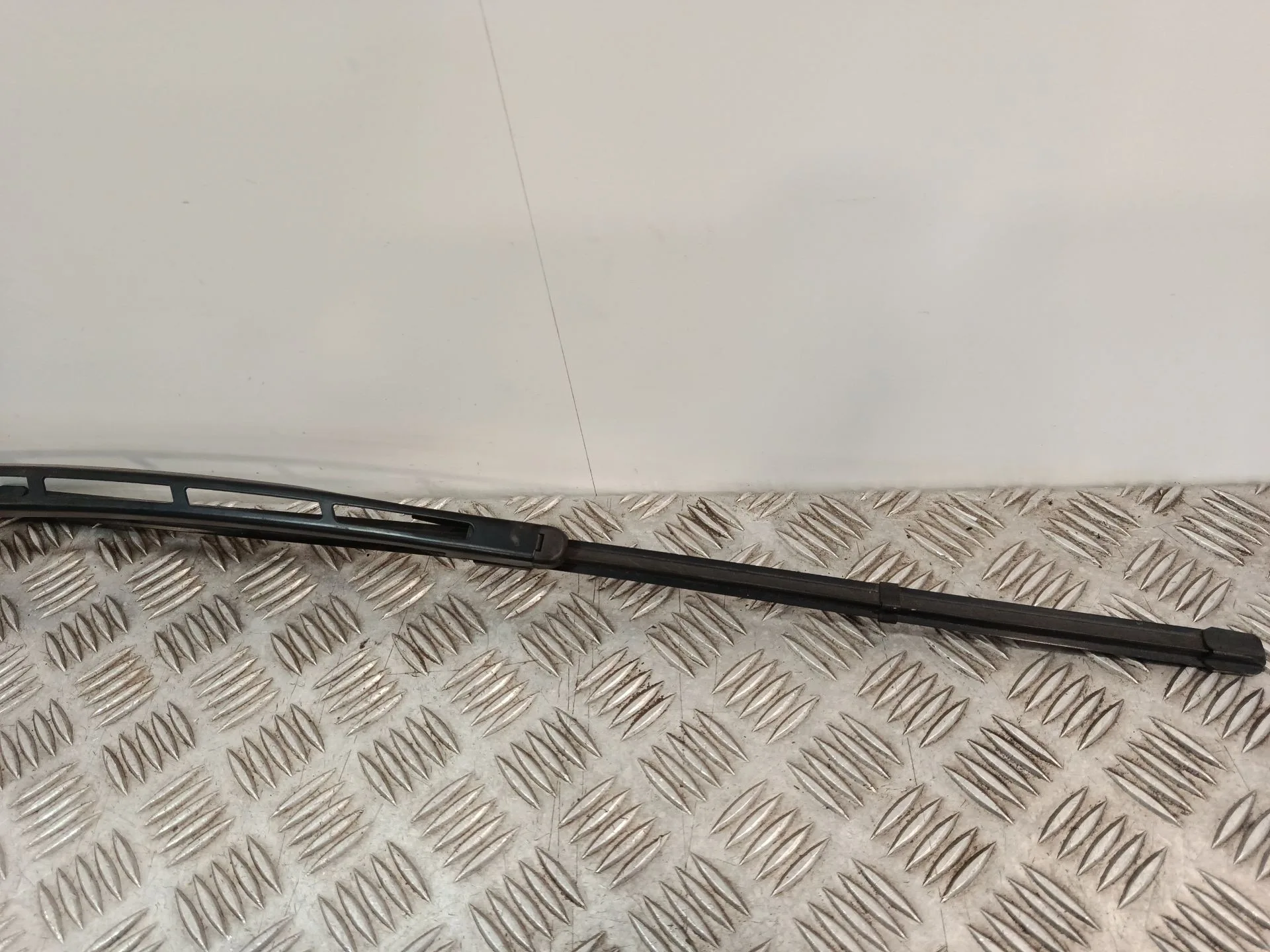 Brazo Limpia Delantero Izquierdo para Audi Q7 (4Lb)