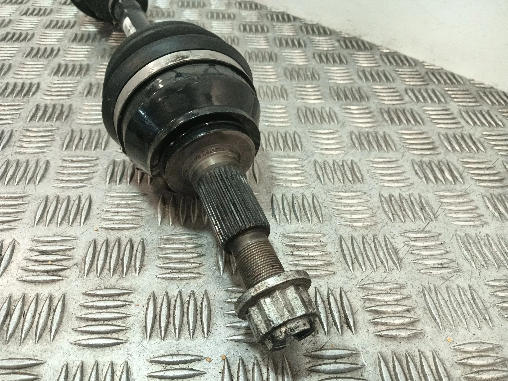 Transmision Delantera Izquierda para Audi Q7 (4Lb)