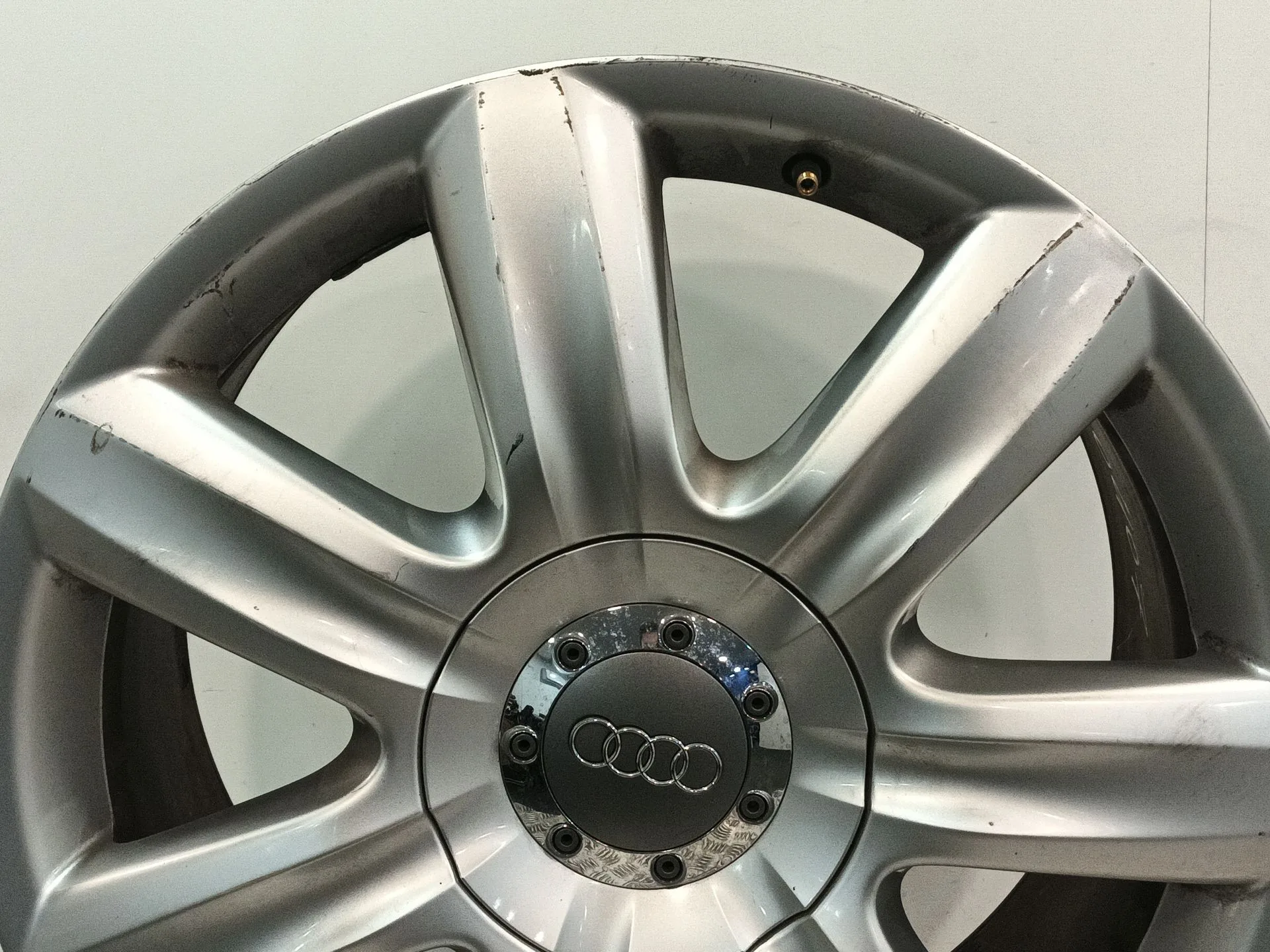 Llanta para Audi Q7 (4Lb)