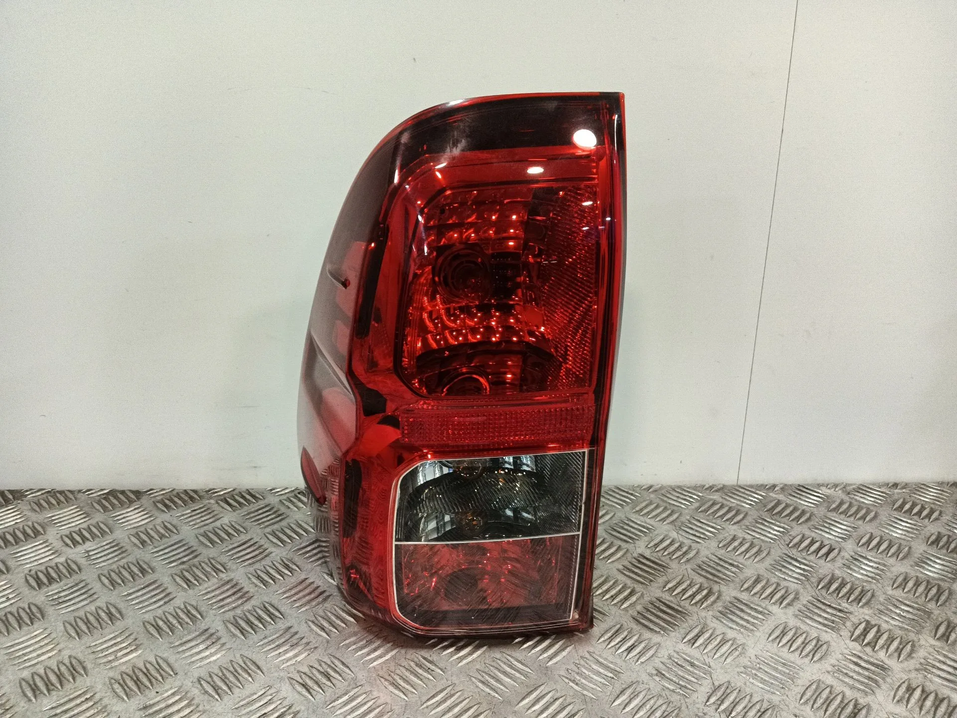 Piloto Trasero Derecho para Isuzu D-Max I (Tfr, Tfs)