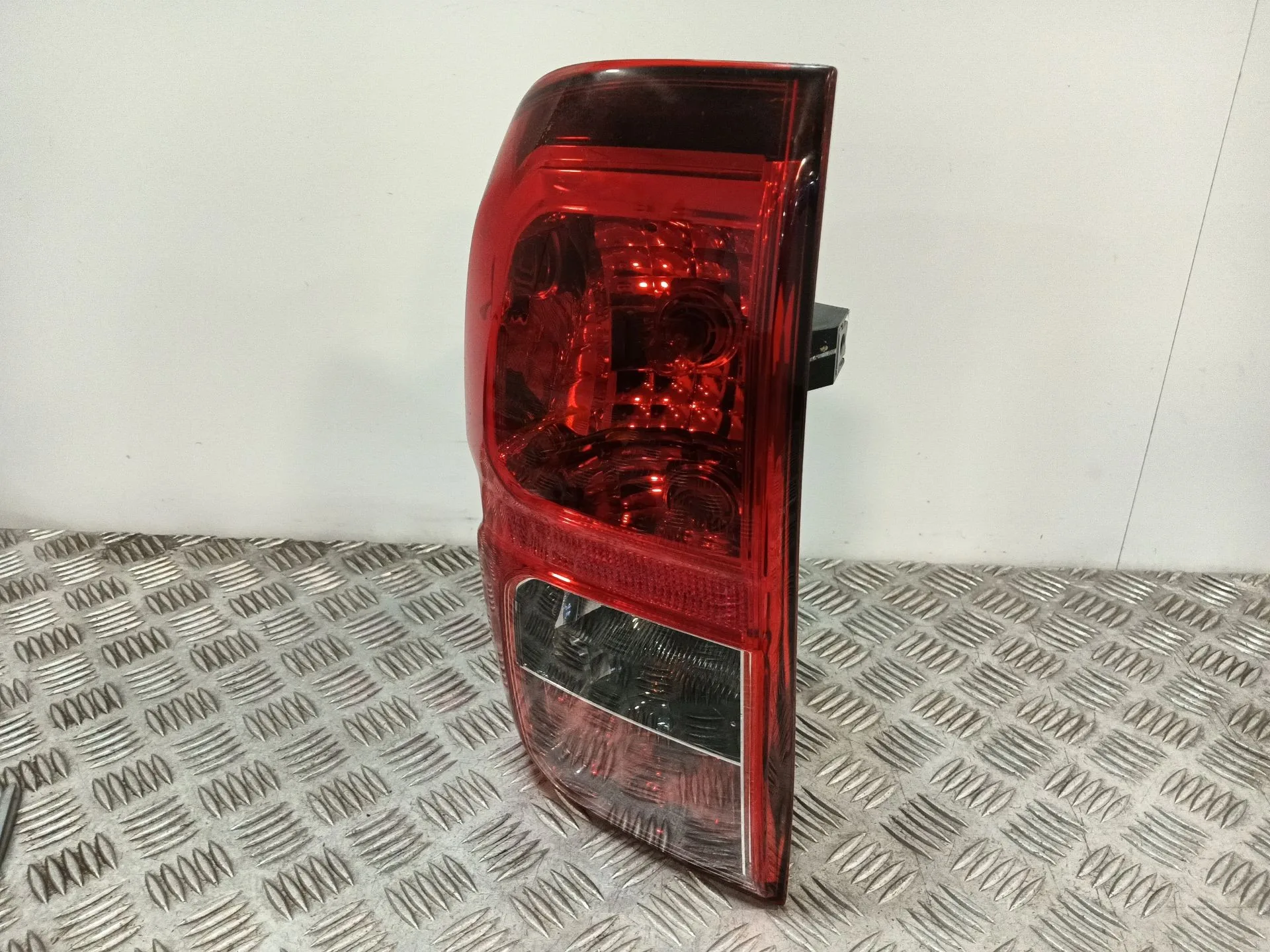 Piloto Trasero Derecho para Isuzu D-Max I (Tfr, Tfs)
