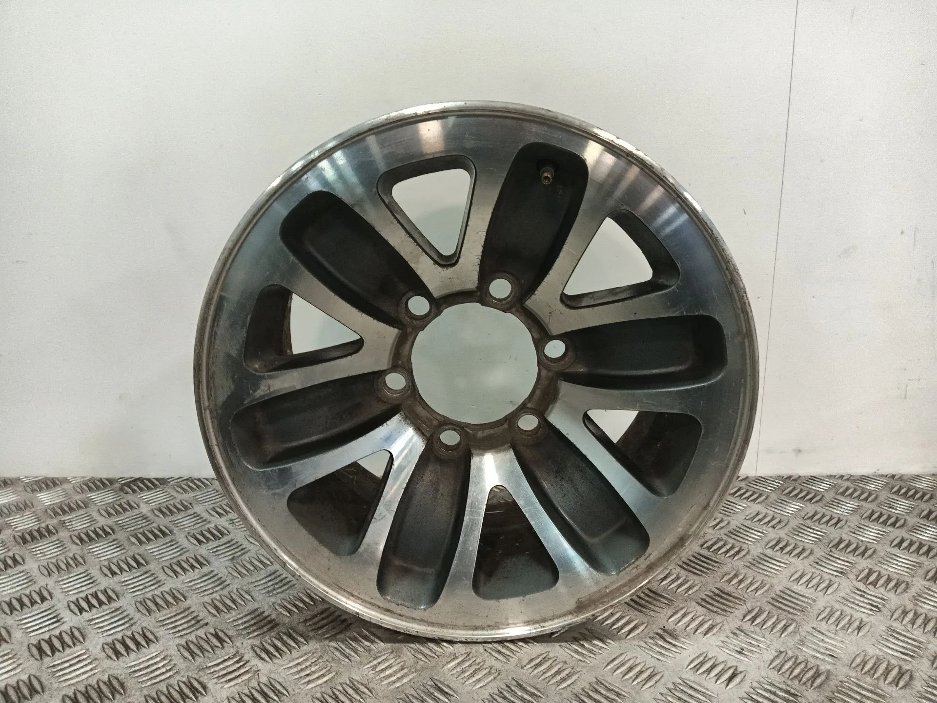Llanta para Mitsubishi Montero Canvas Top (V2_C, V4_C)