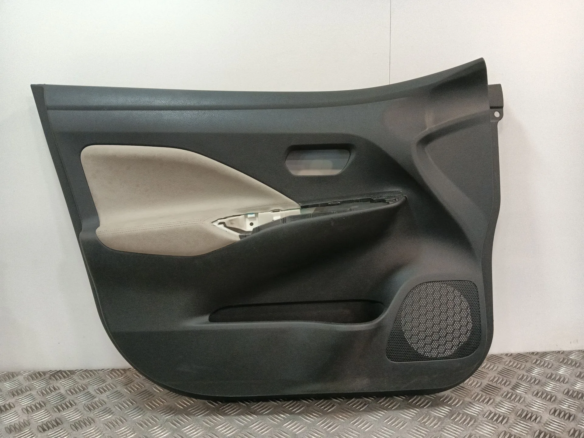 Guarnecido Puerta Delantera Izquierda para Nissan Micra V (K14)