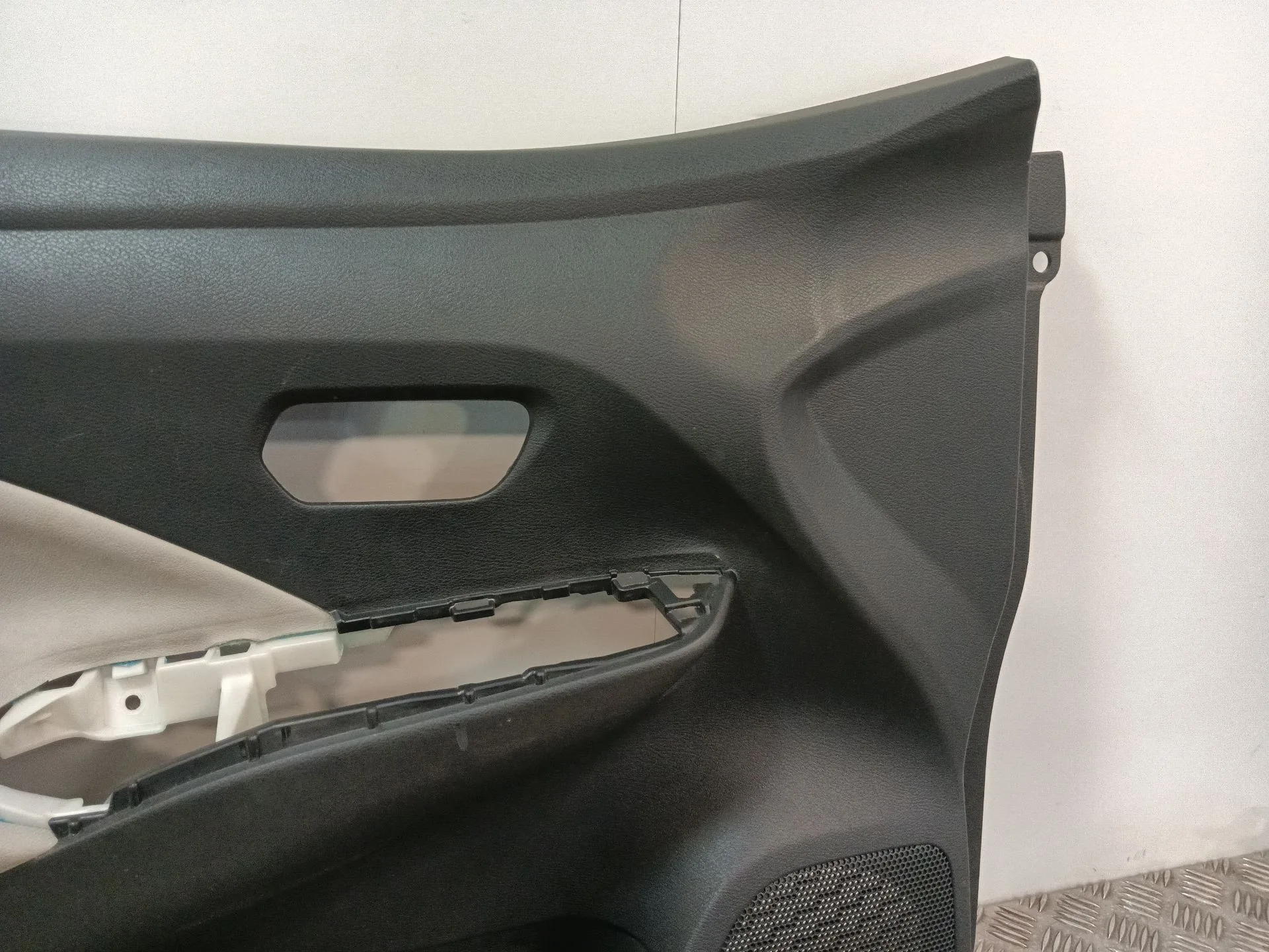 Guarnecido Puerta Delantera Izquierda para Nissan Micra V (K14)