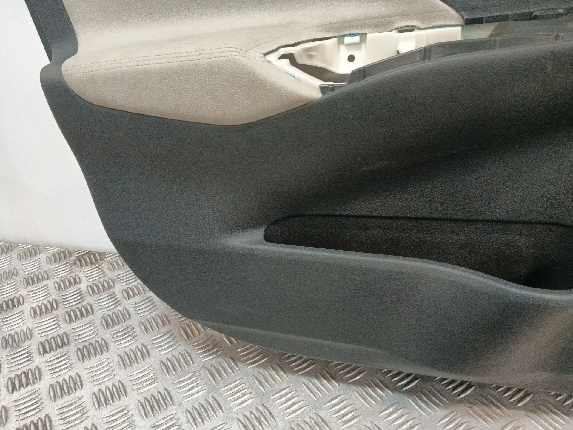 Guarnecido Puerta Delantera Izquierda para Nissan Micra V (K14)