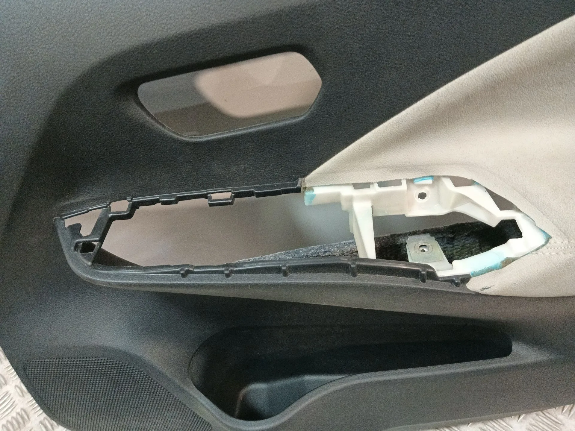 Guarnecido Puerta Delantera Derecha para Nissan Micra V (K14)