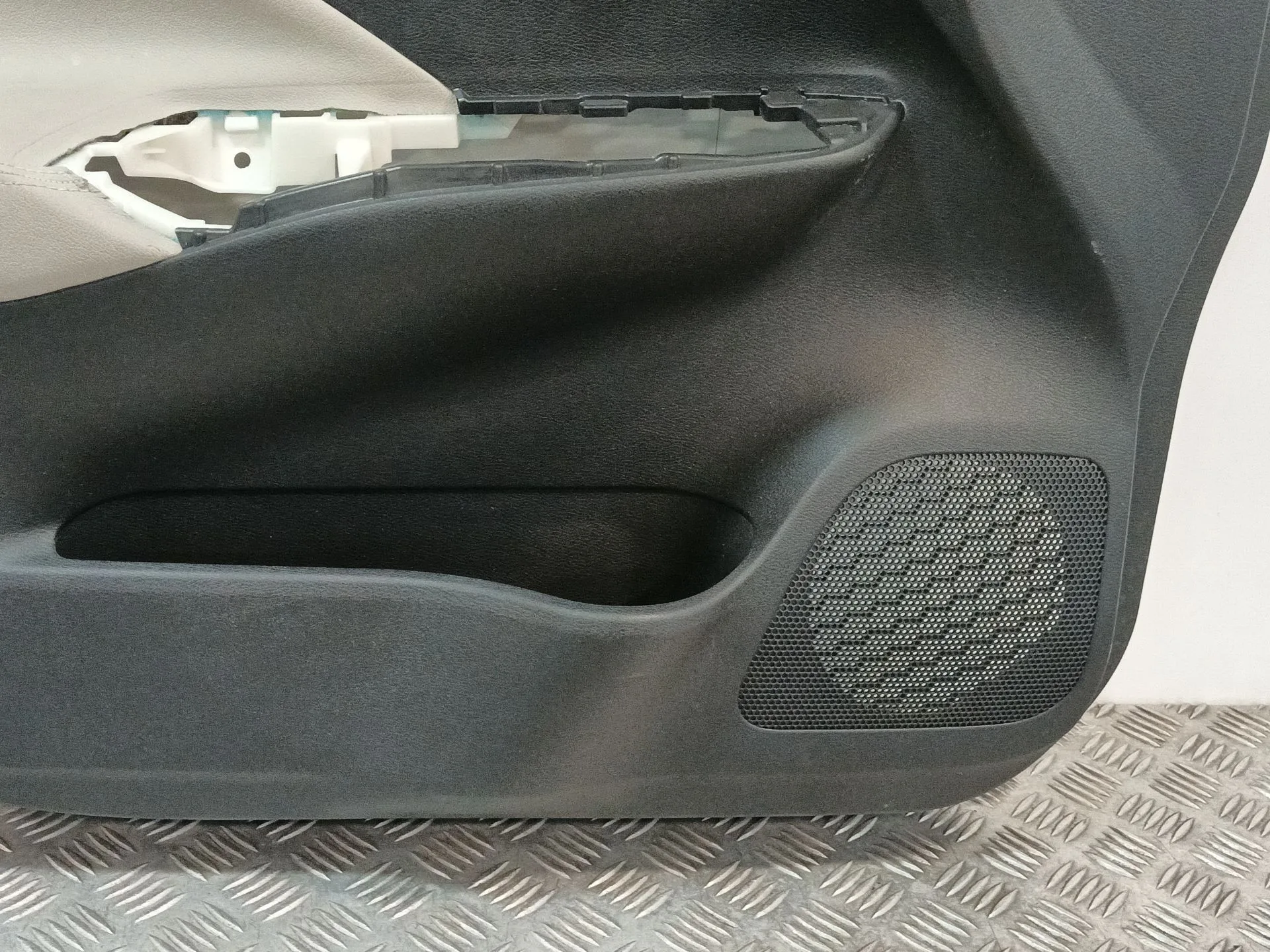 Guarnecido Puerta Delantera Izquierda para Nissan Micra V (K14)