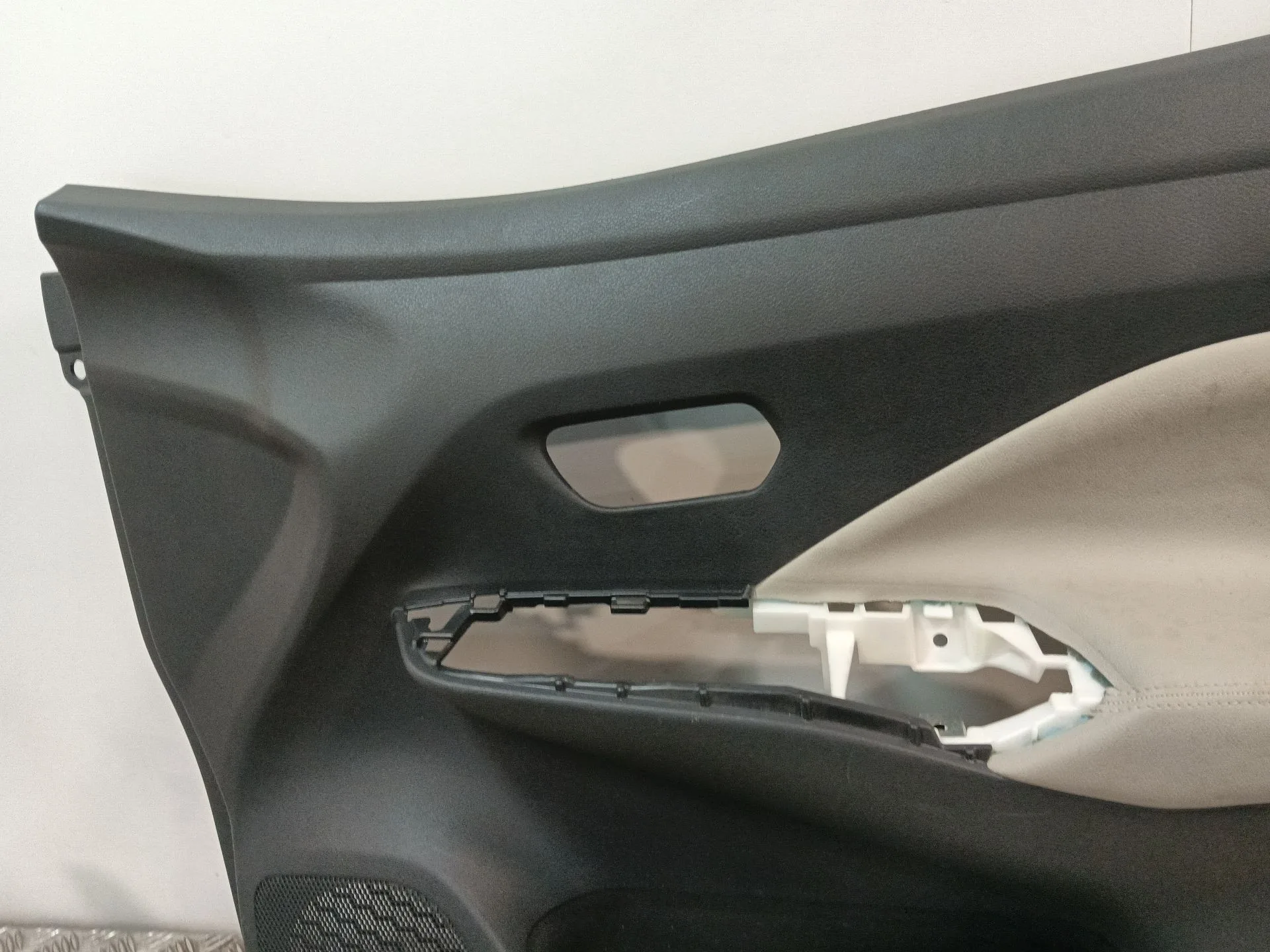 Guarnecido Puerta Delantera Derecha para Nissan Micra V (K14)