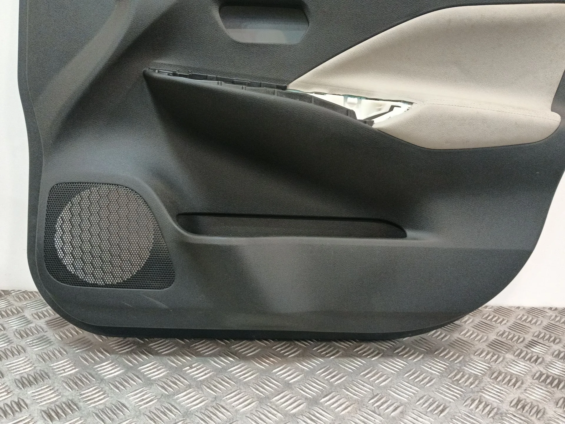 Guarnecido Puerta Delantera Derecha para Nissan Micra V (K14)