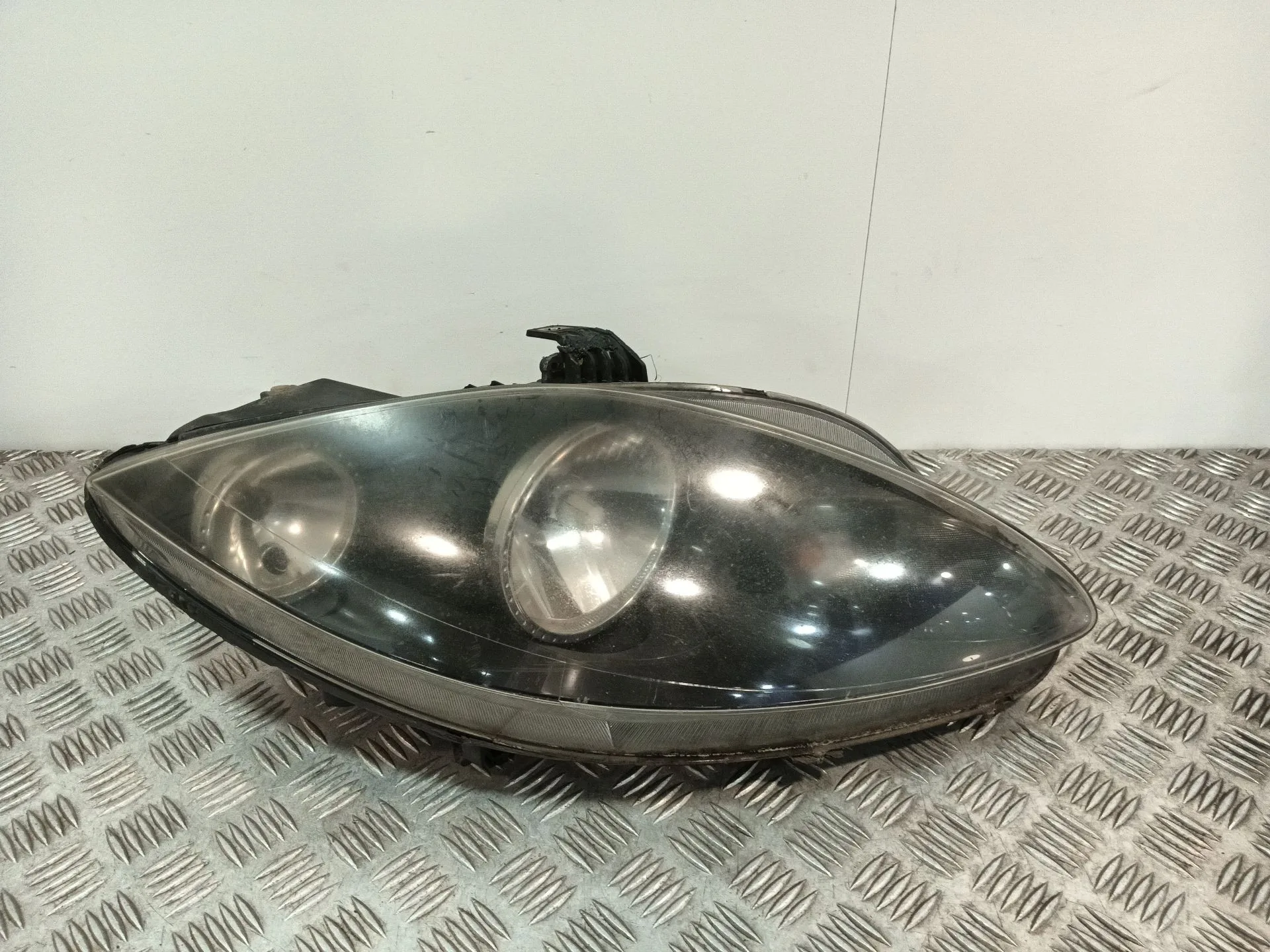 Faro Derecho para Seat Leon (1P1)