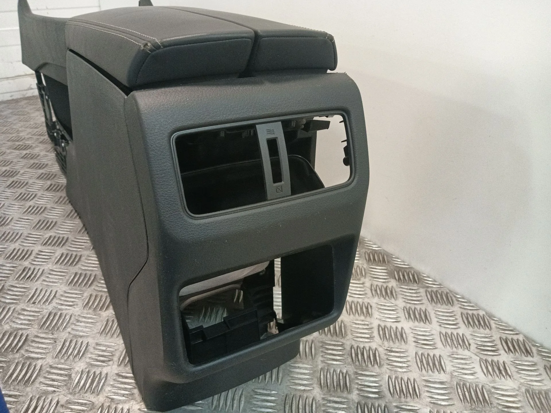 Consola Central para Nissan X-Trail I (T30)