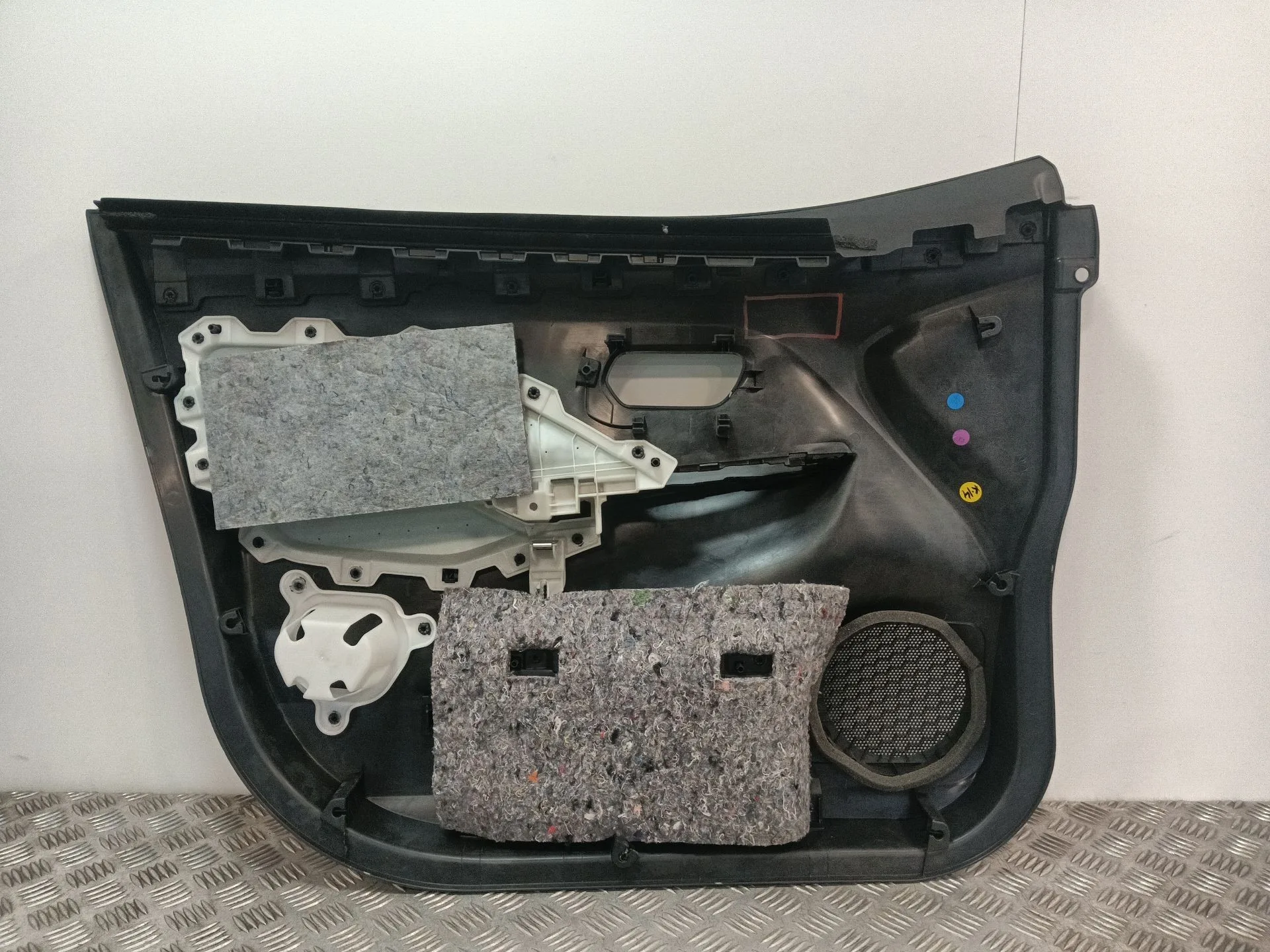 Guarnecido Puerta Delantera Derecha para Nissan Micra V (K14)