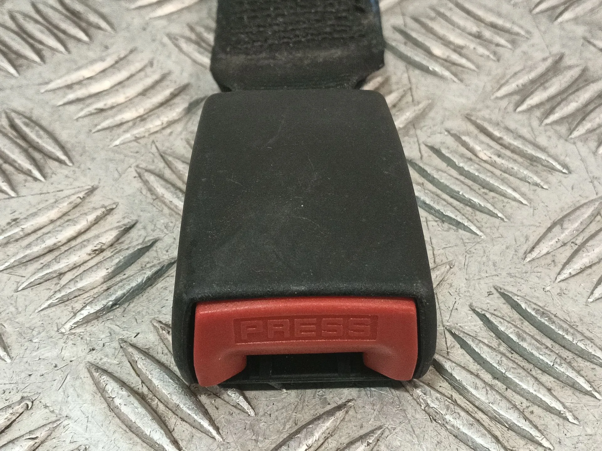 Enganche Cinturon Trasero Izquierdo para Nissan Micra C+C Iii (K12)