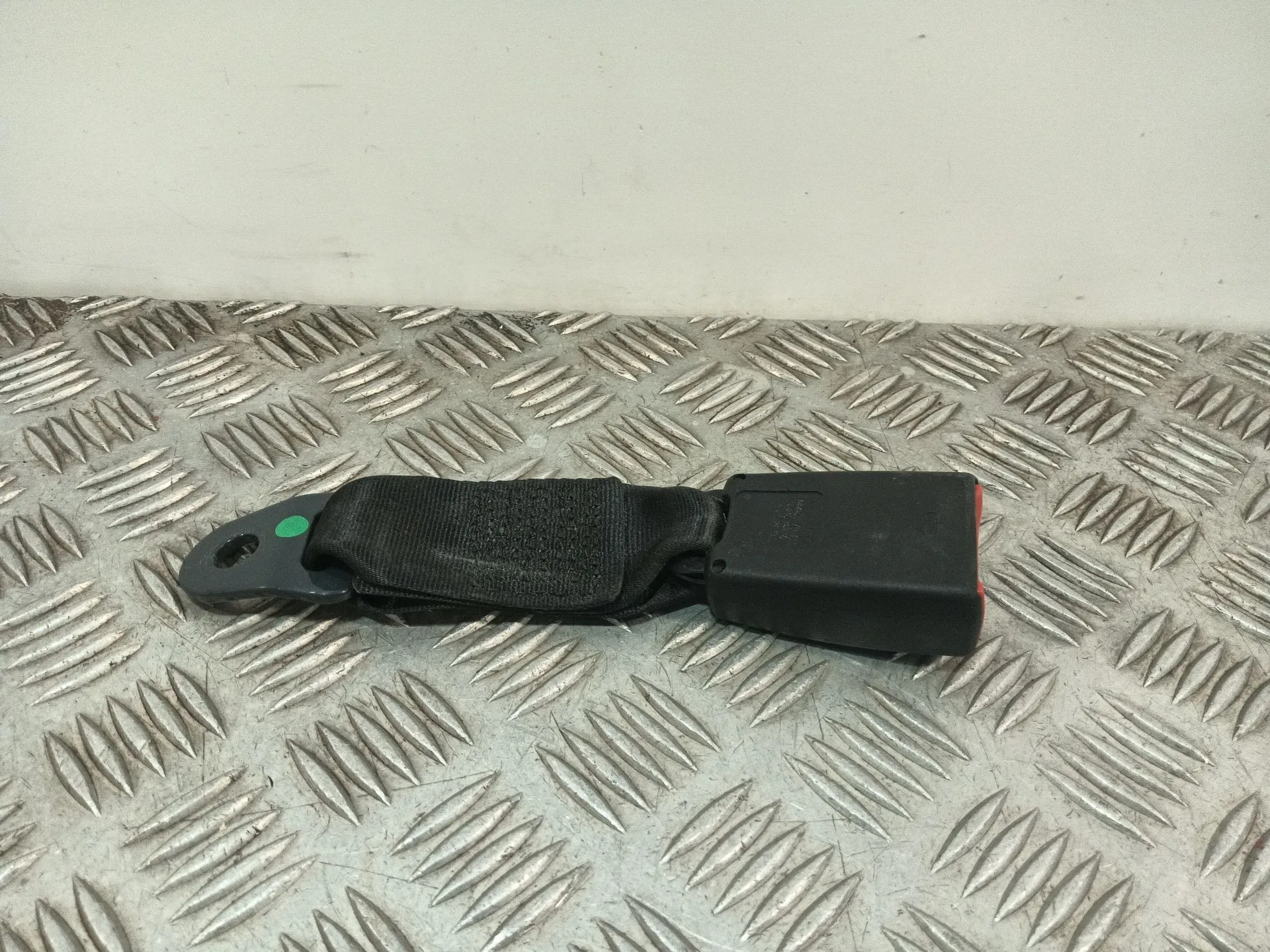 Enganche Cinturon Trasero Izquierdo para Nissan Micra C+C Iii (K12)