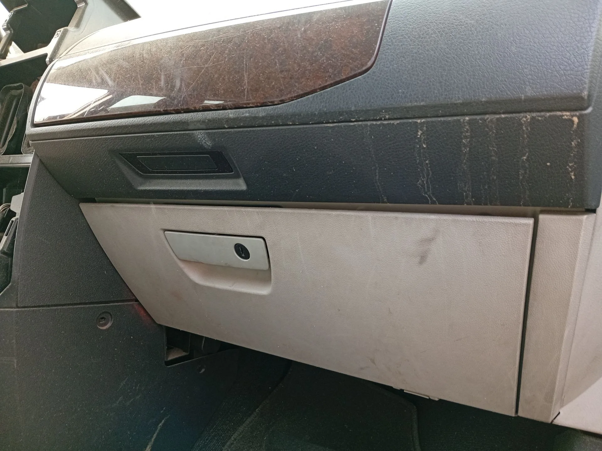 Guantera para Chrysler Grand Voyager V (Rt)