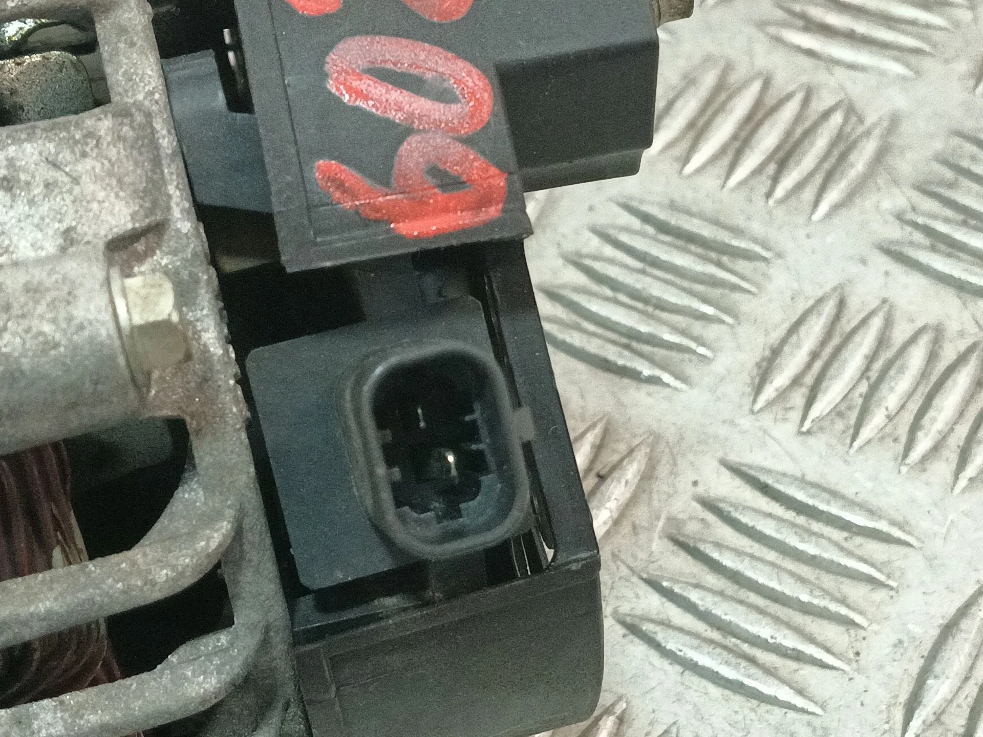 Alternador para Opel Corsa D (S07)