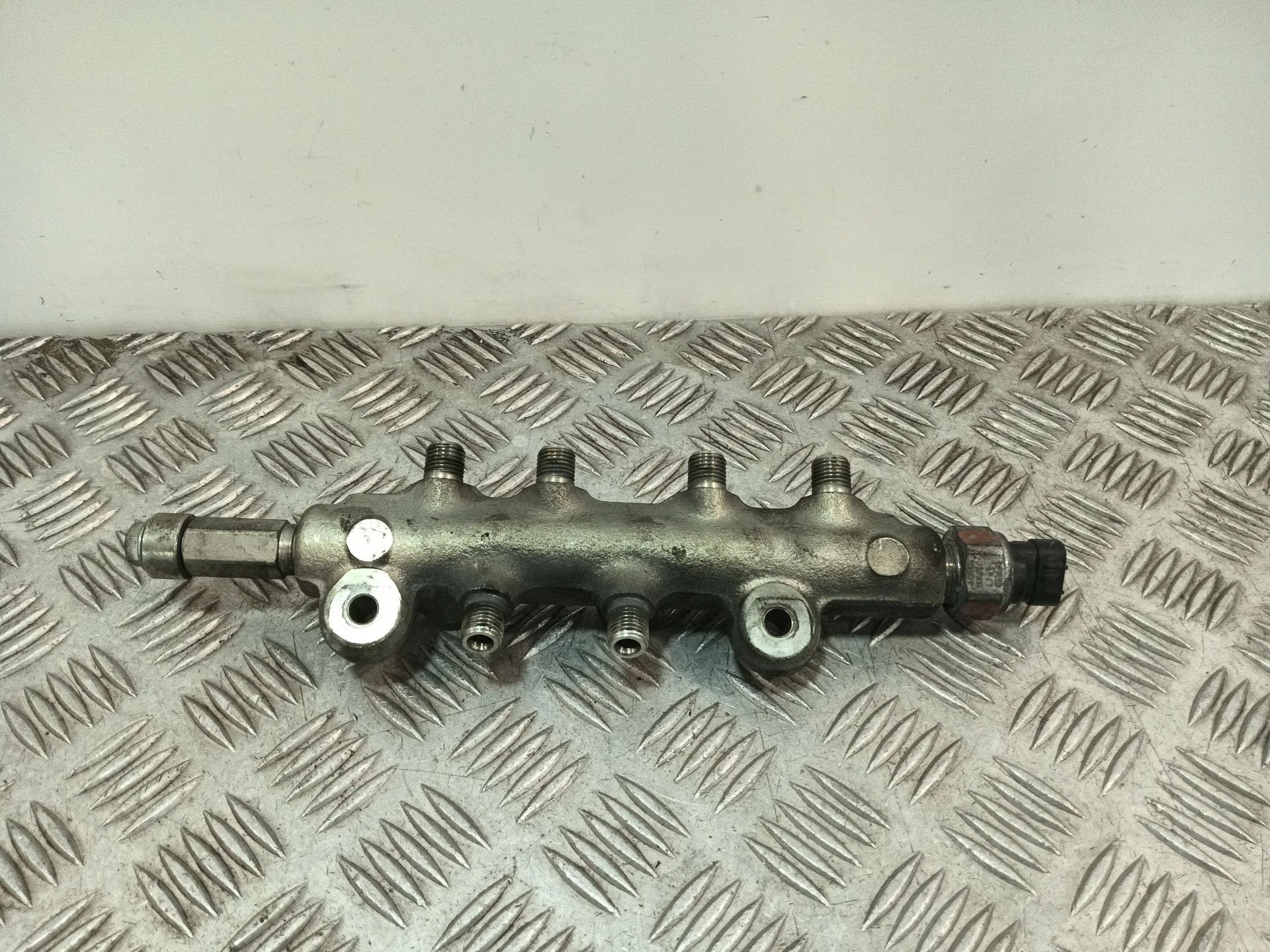 Rampa Inyectora para Mazda 5 Berl. (Cr)
