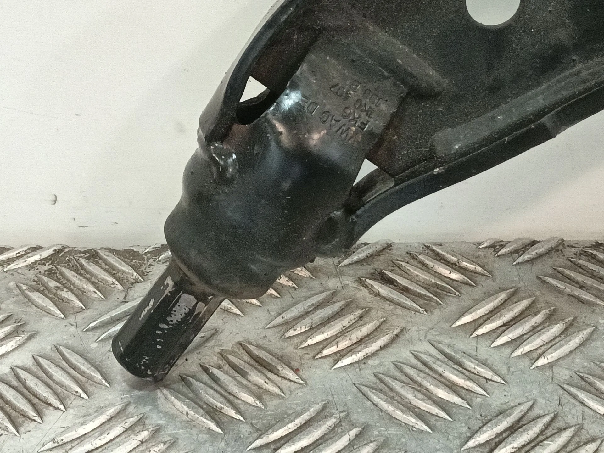 Brazo Suspension Inferior Delantero Derecho para Volkswagen Golf V (1K1)