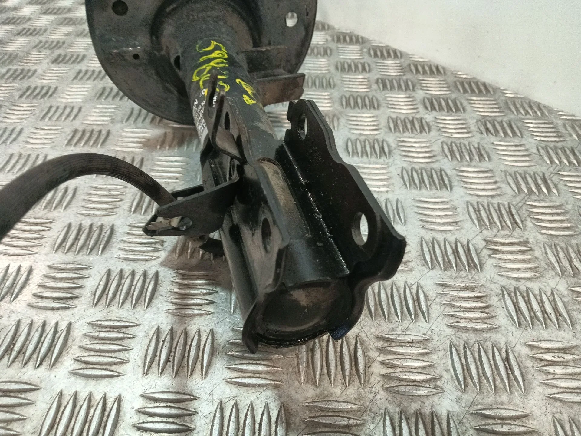 Amortiguador Delantero Izquierdo para Nissan Qashqai I (J10, Nj10)