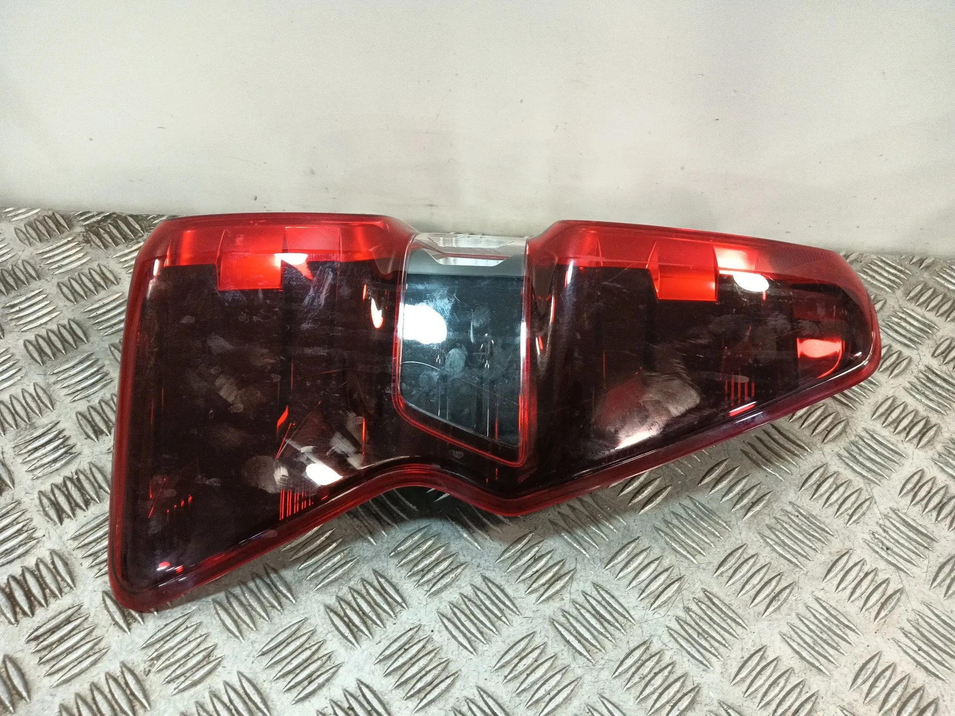 Piloto Trasero Izquierdo para Isuzu D-Max