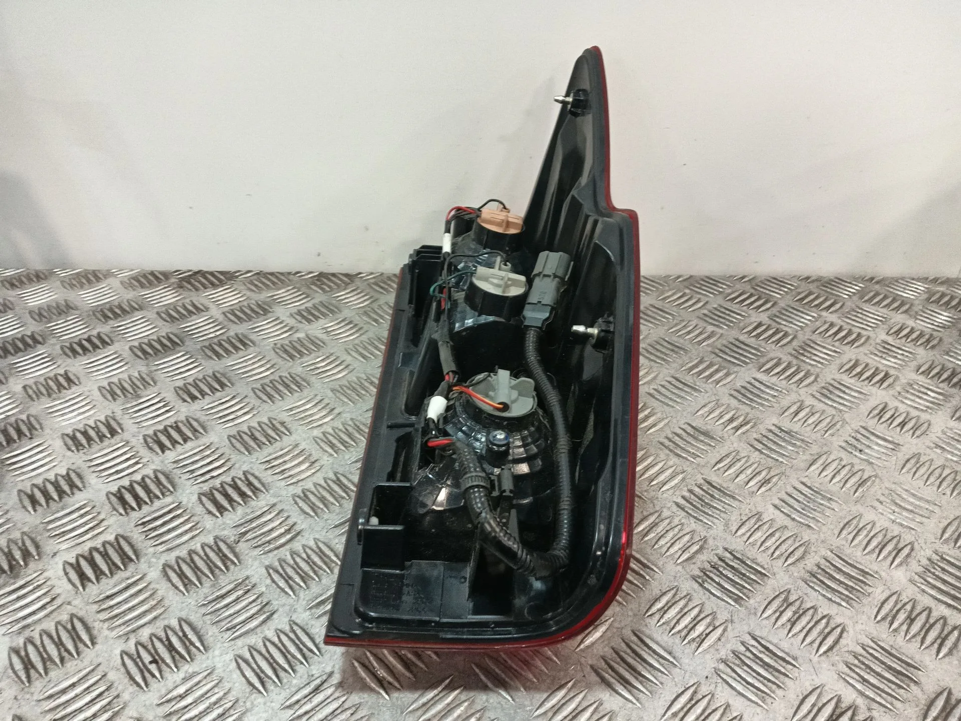 Piloto Trasero Izquierdo para Isuzu D-Max