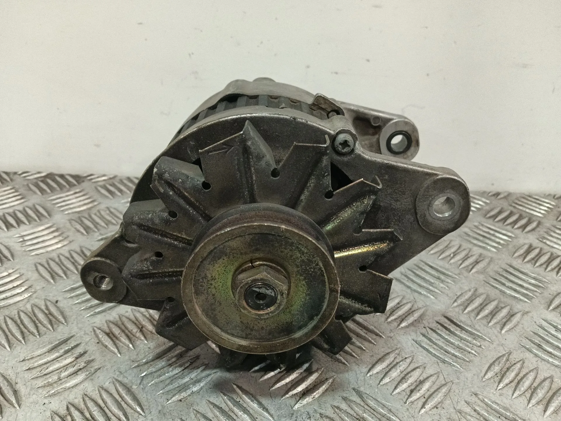 Alternador para Nissan Vanette Furgoneta (_C22)