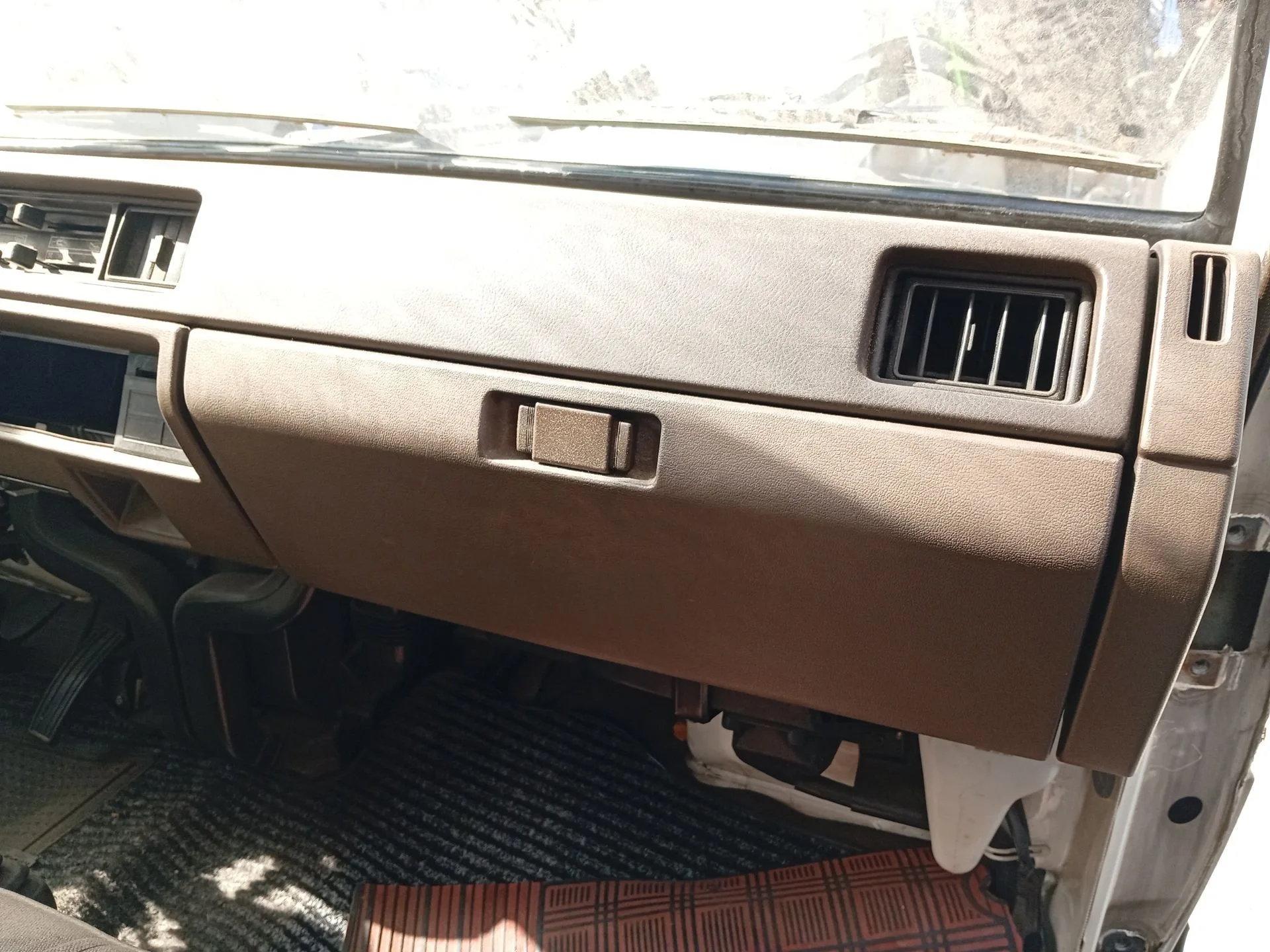 Guantera para Nissan Vanette Furgoneta (_C22)
