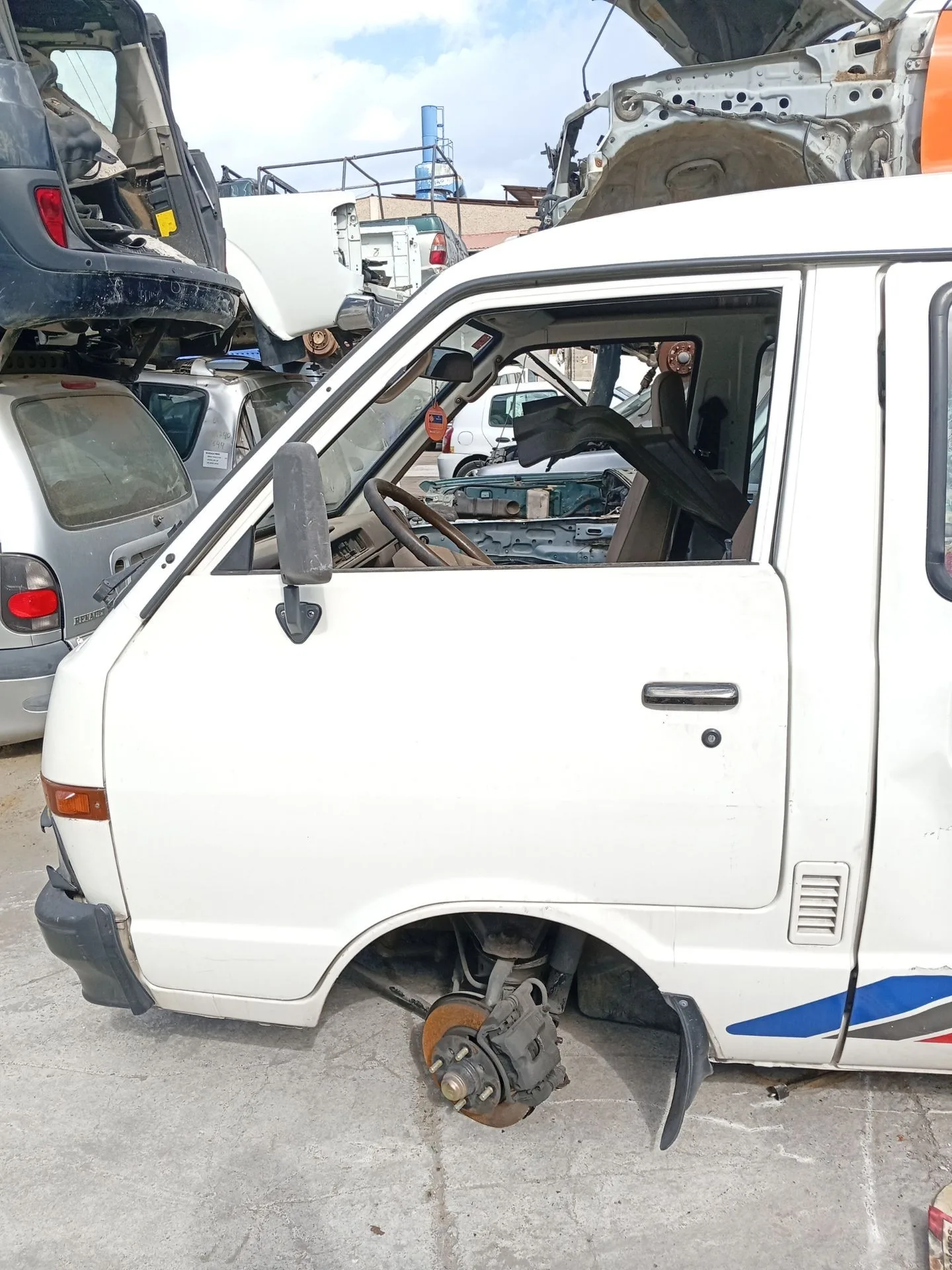 Puerta Delantera Izquierda para Nissan Vanette Furgoneta (_C22)