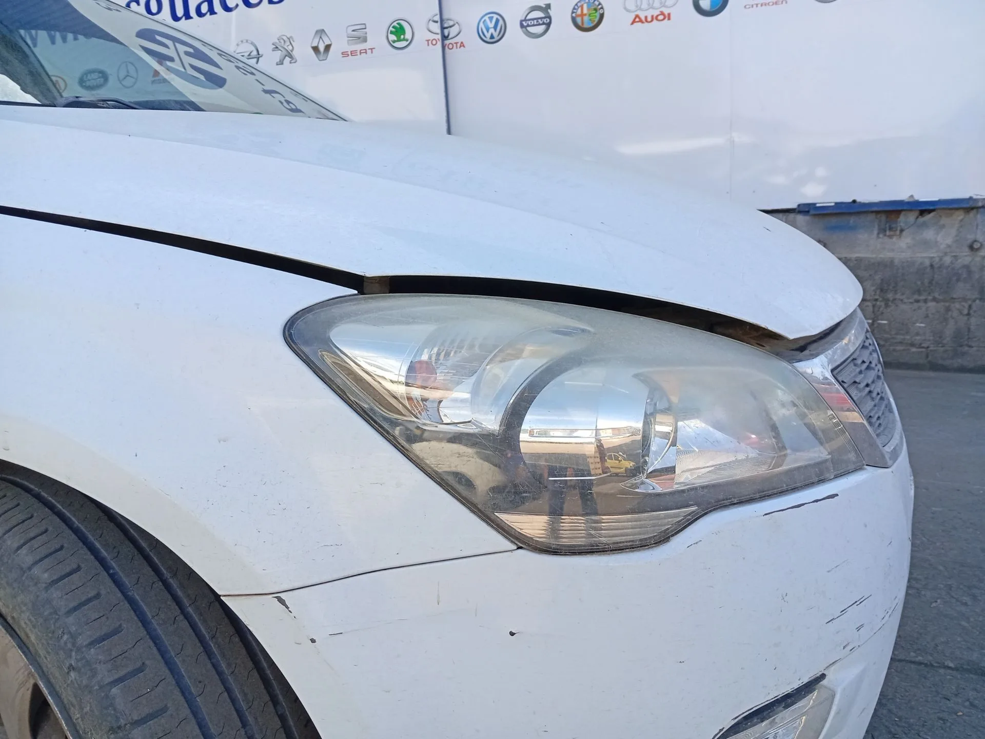 Faro Derecho para Kia Cee'd Hatchback (Ed)