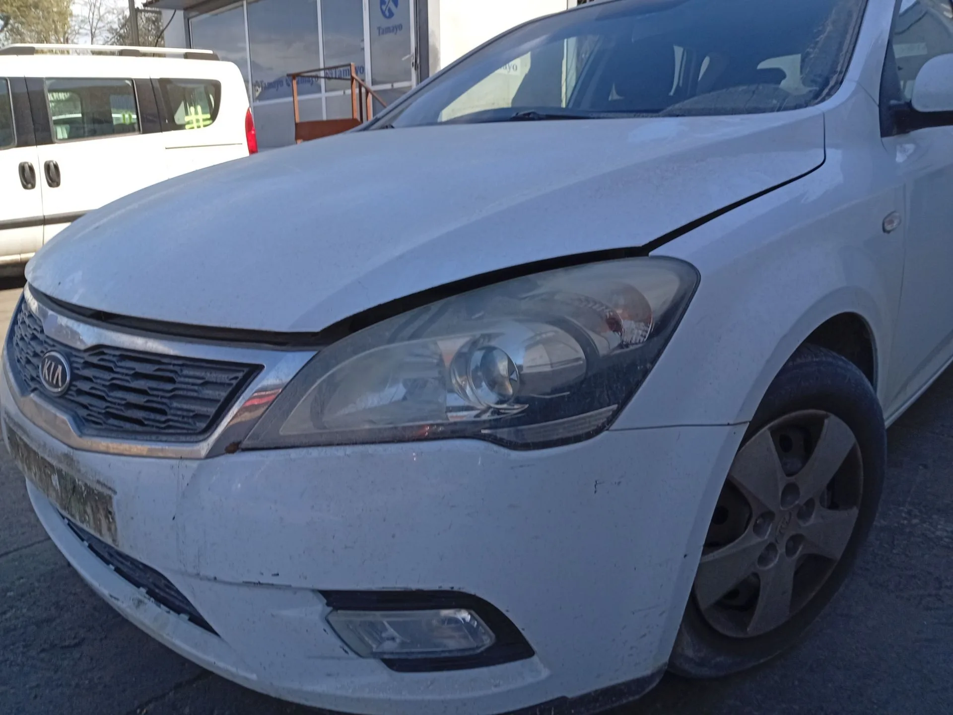 Faro Izquierdo para Kia Cee'd Hatchback (Ed)
