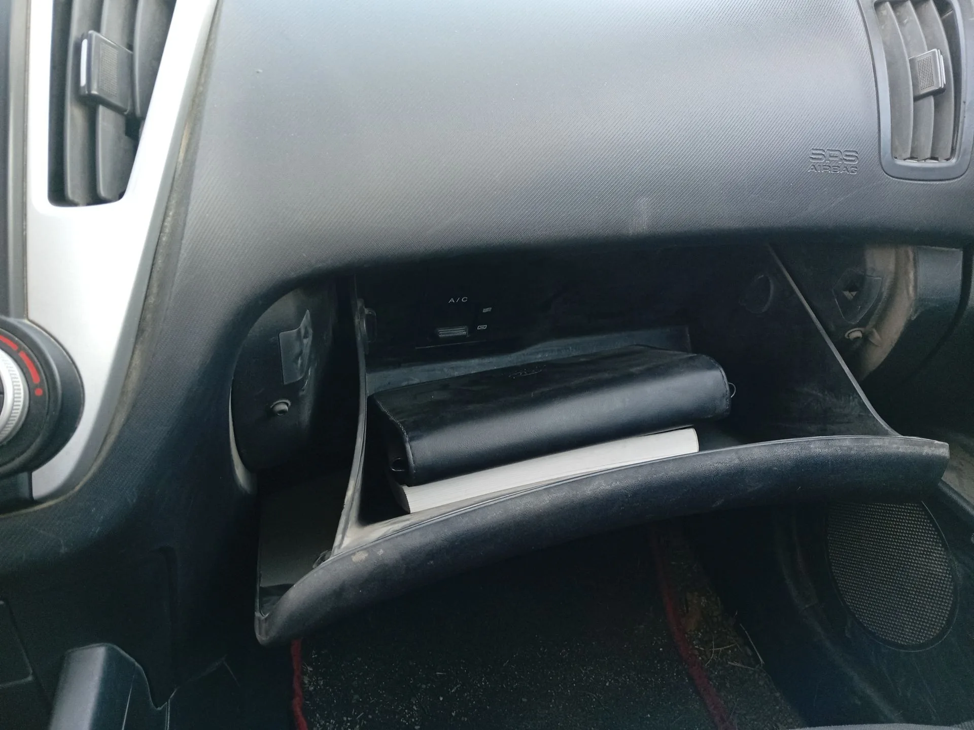 Guantera para Kia Cee'd Hatchback (Ed)