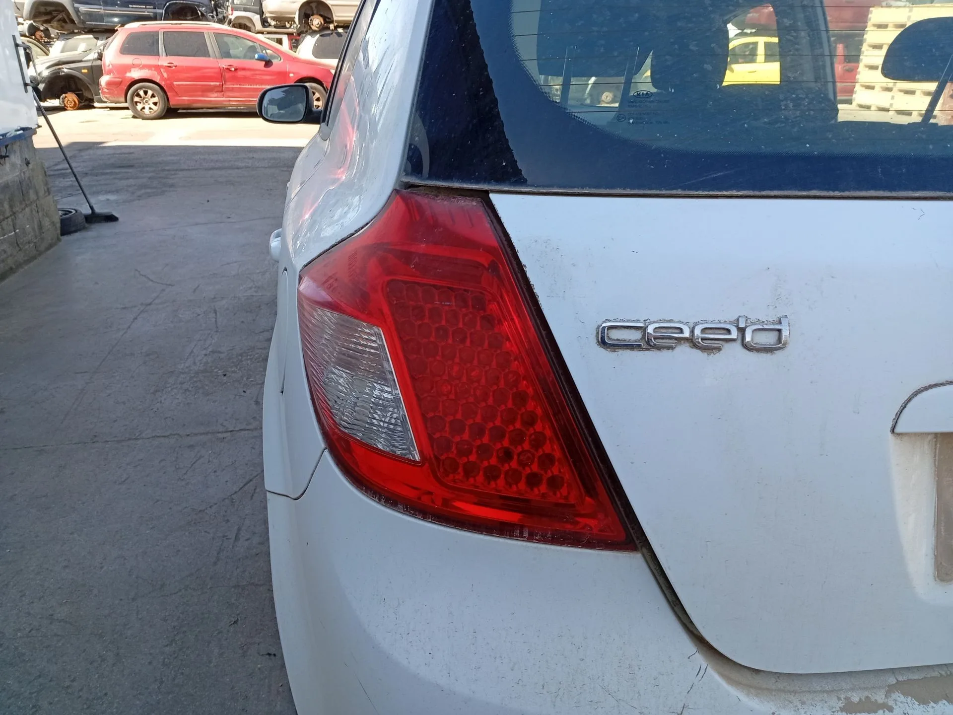 Piloto Trasero Izquierdo para Kia Cee'd Hatchback (Ed)