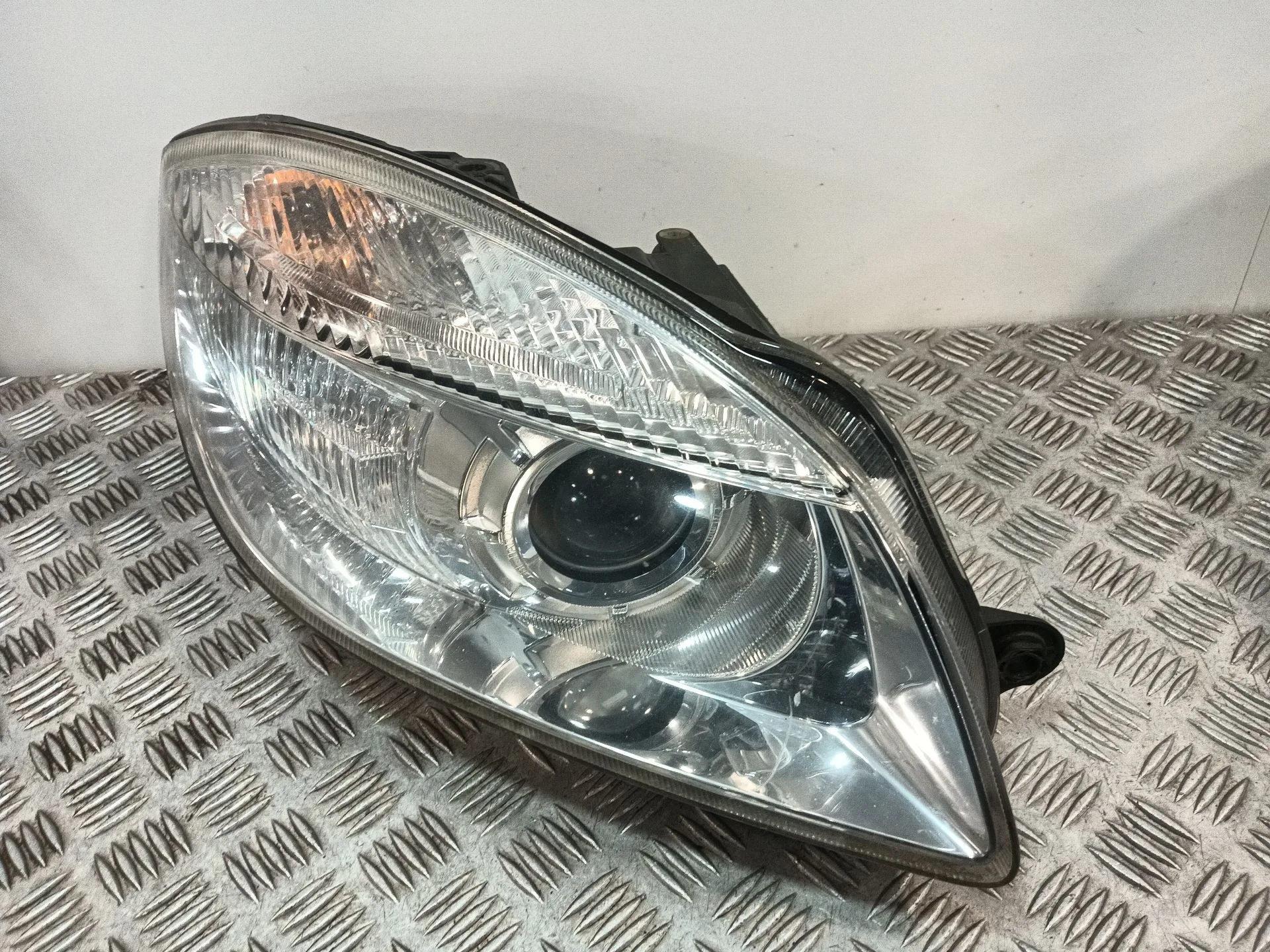 Faro Derecho para Skoda Fabia Ii (542)