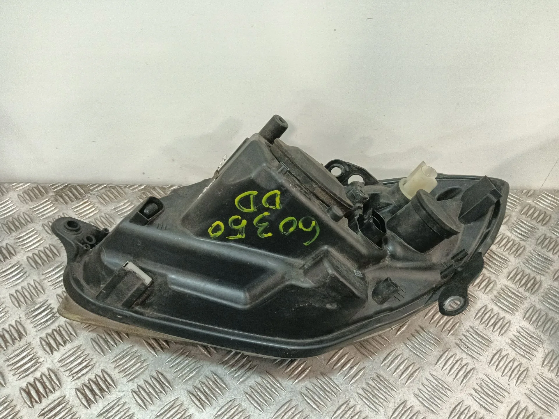 Faro Derecho para Skoda Fabia Ii (542)