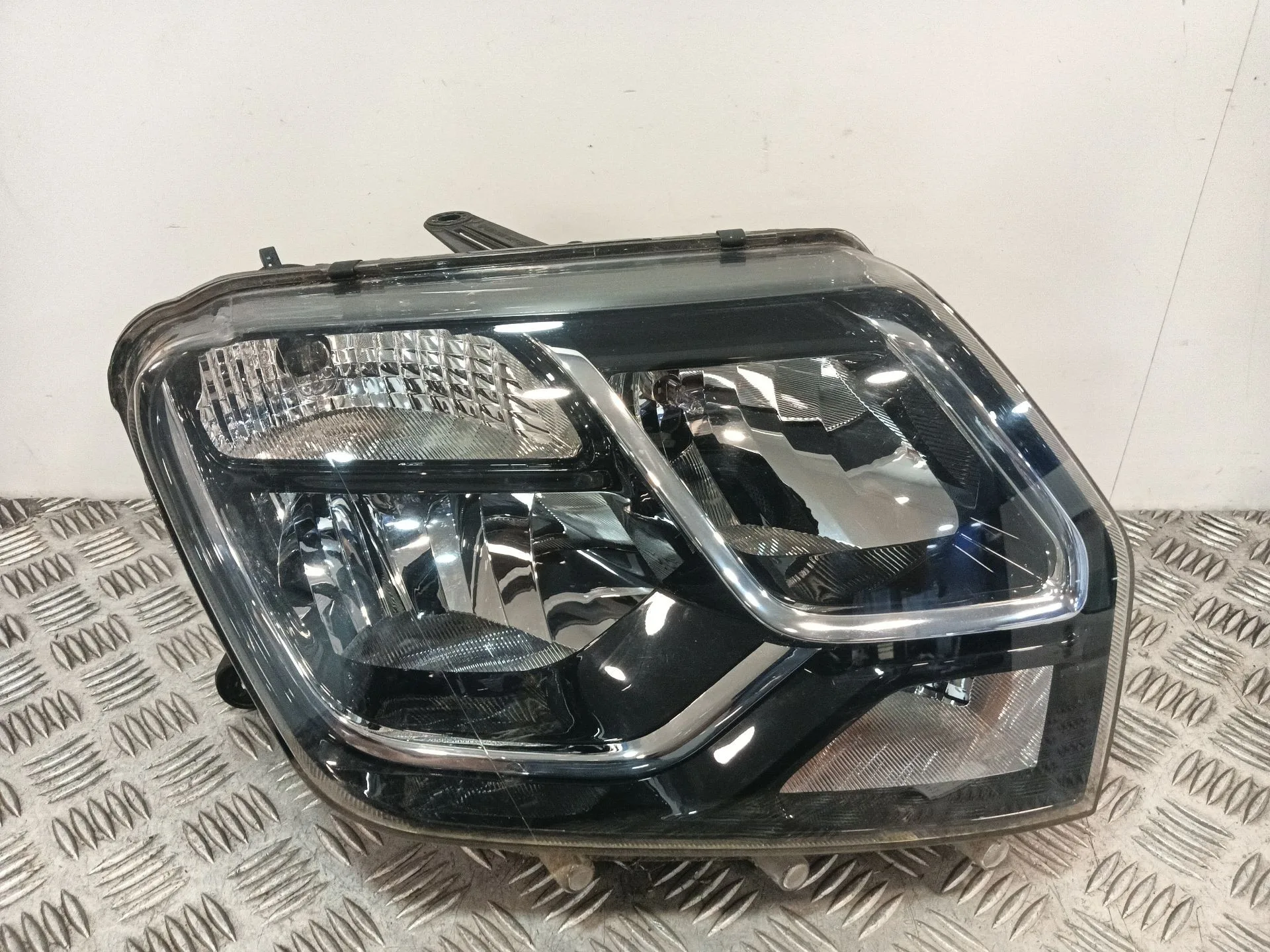 Faro Derecho para Dacia Duster (Hs_)