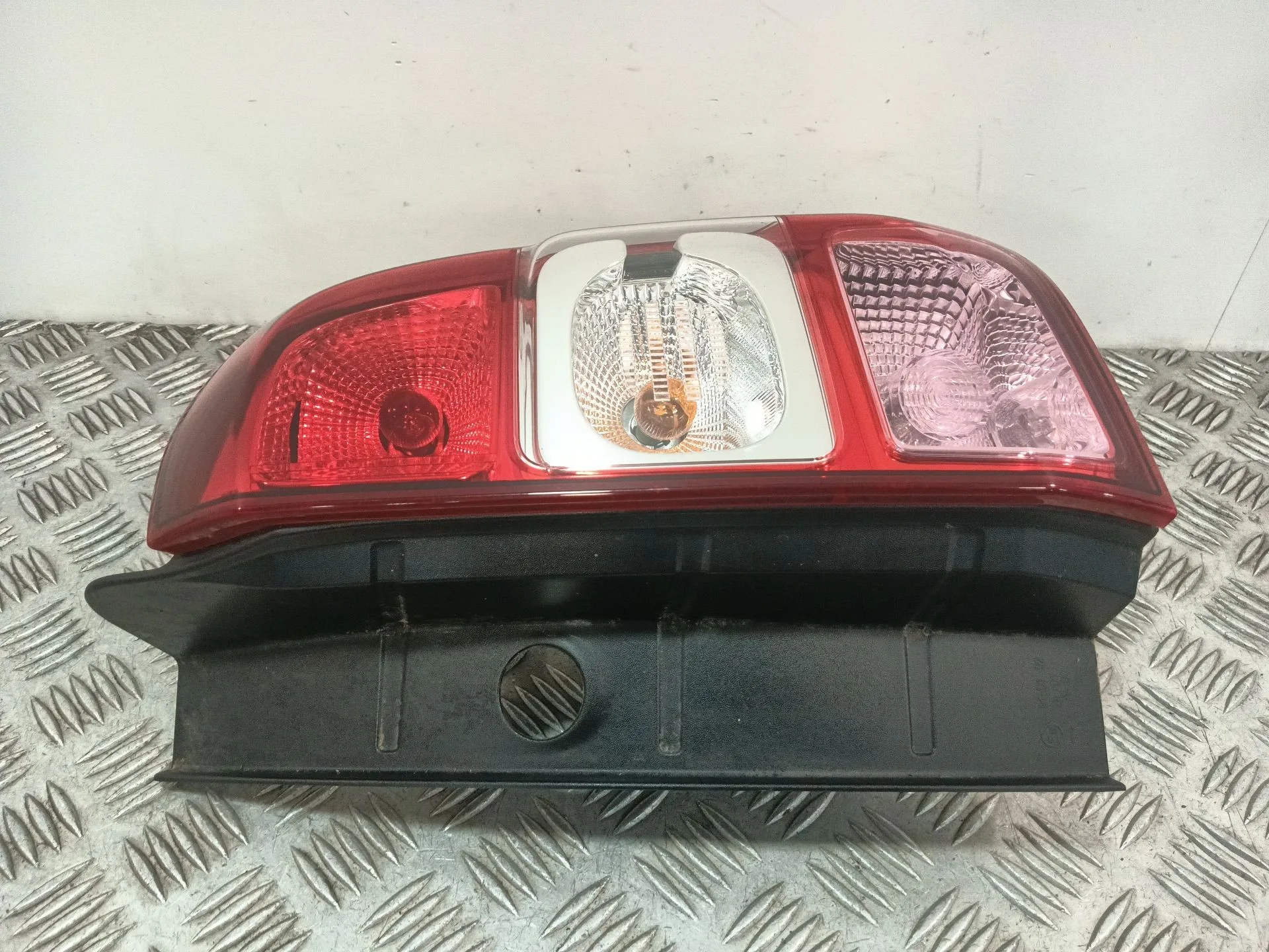 Piloto Trasero Derecho para Dacia Duster (Hs_)