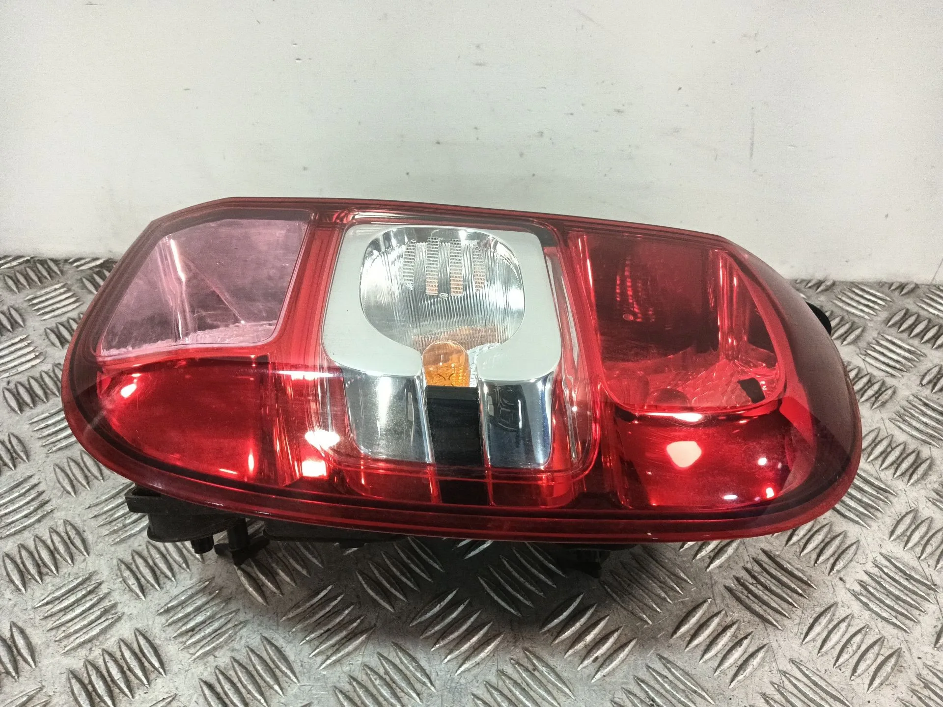 Piloto Trasero Derecho para Dacia Duster (Hs_)