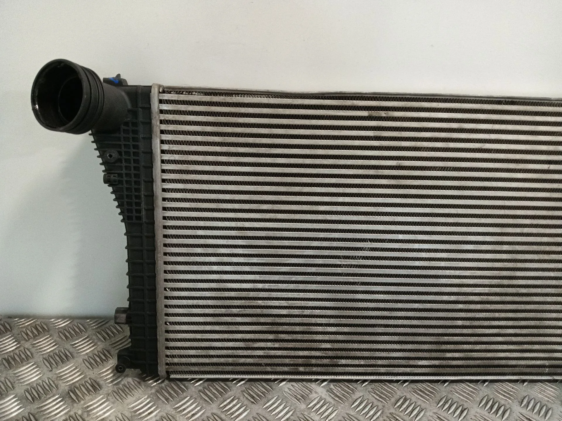 Intercooler para Volkswagen Golf V (1K1)