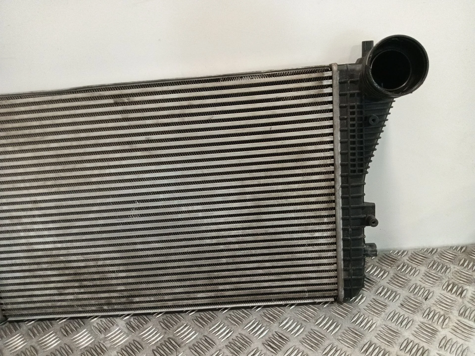 Intercooler para Volkswagen Golf V (1K1)
