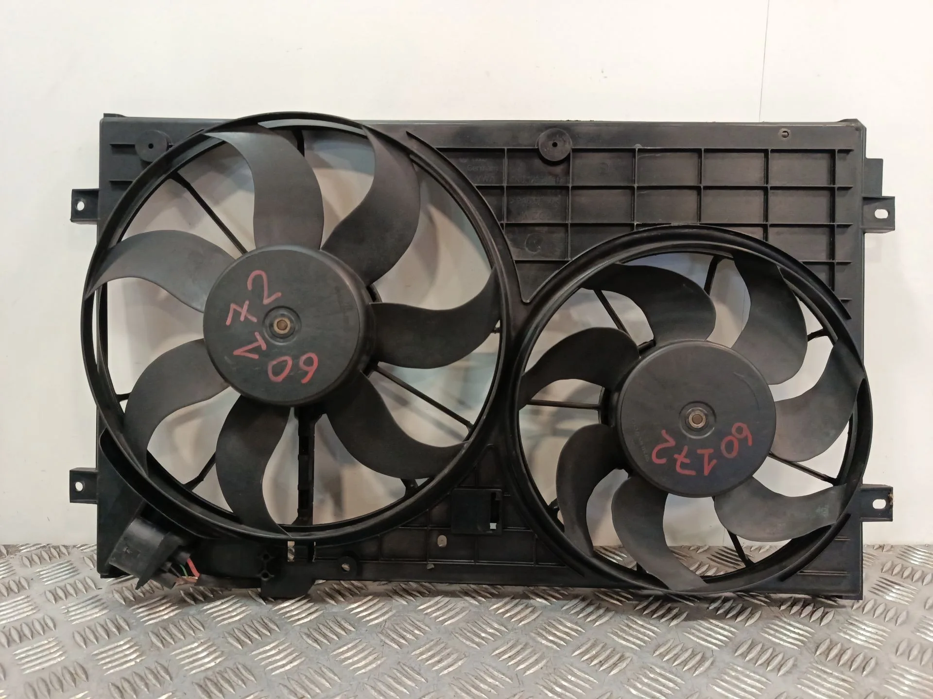 Electroventilador para Volkswagen Golf V (1K1)