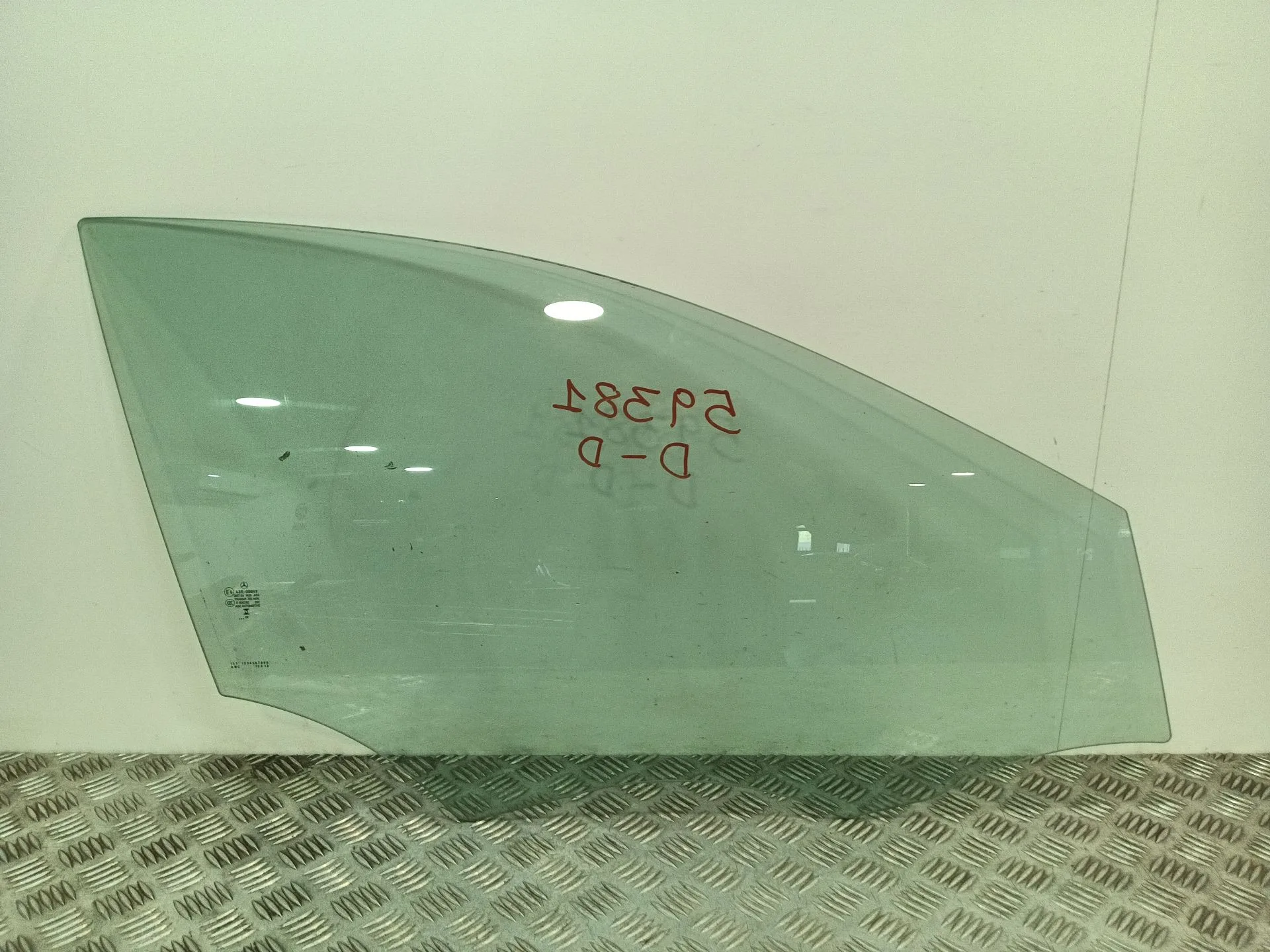 Luna Delantera Derecha para Mercedes-Benz Clase A (W176)