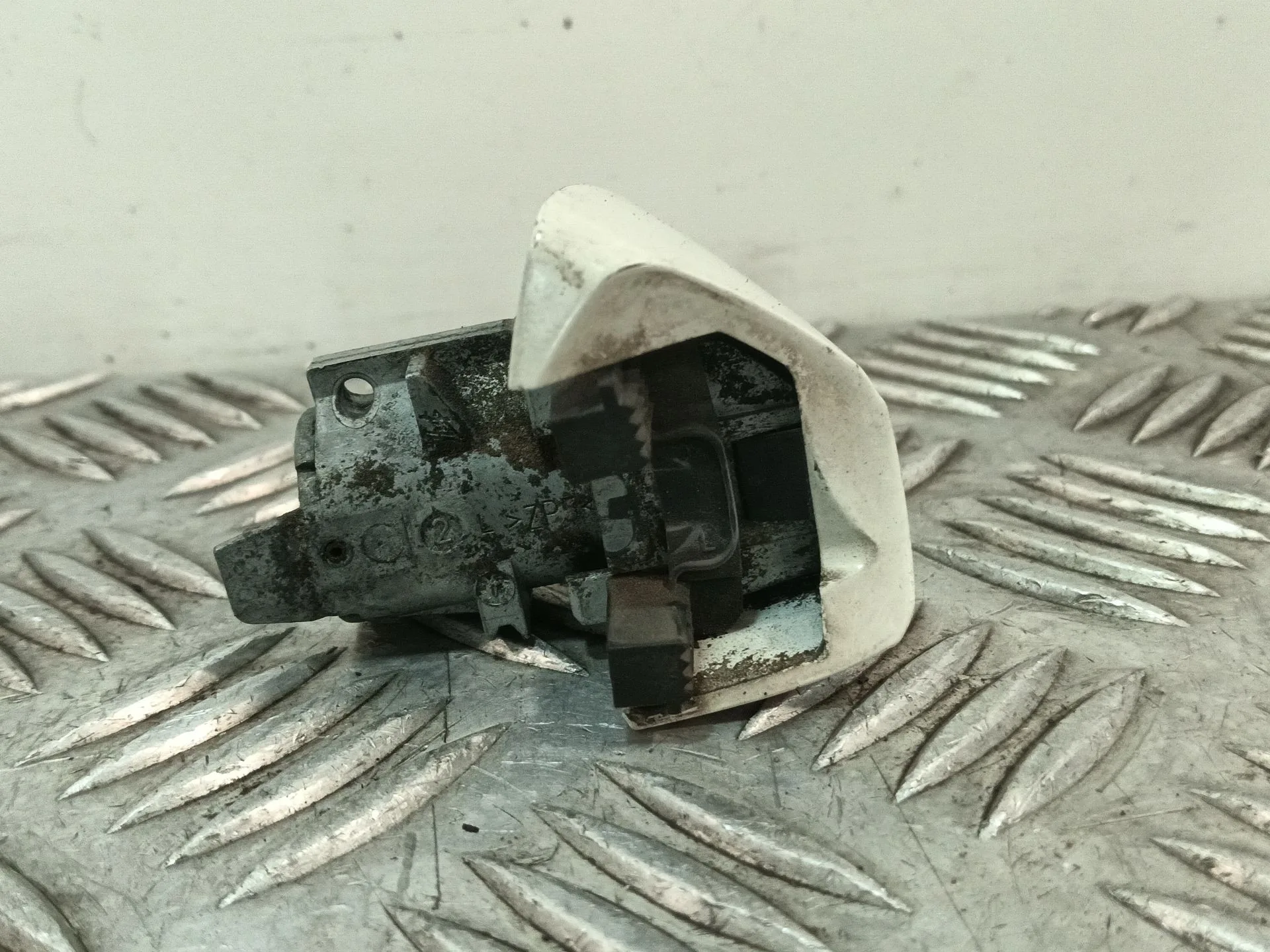 Bombin Puerta Delantera Izquierda para Mercedes-Benz Clase A (W176)