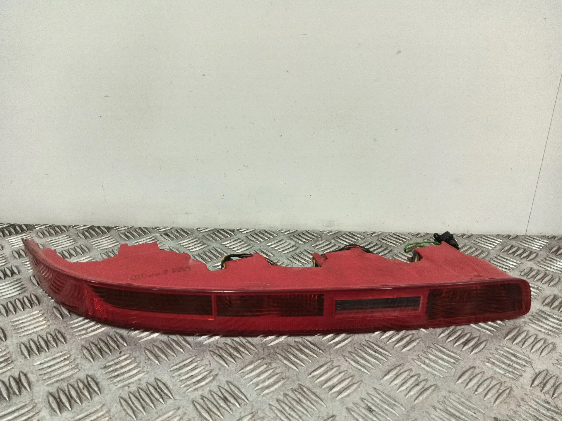 Piloto Trasero Inferior Izquierdo para Audi Q7 (4Lb)