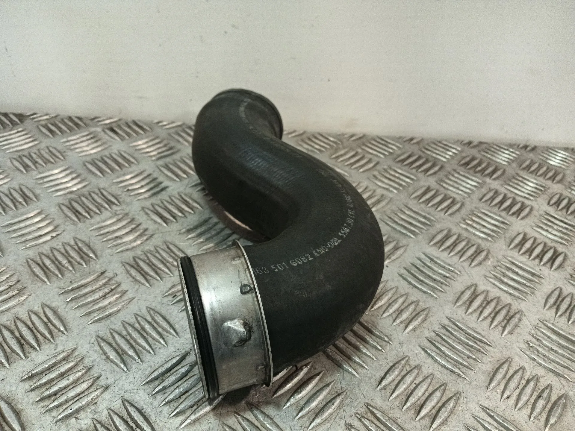 Tubo para Mercedes-Benz Clase M (W163)