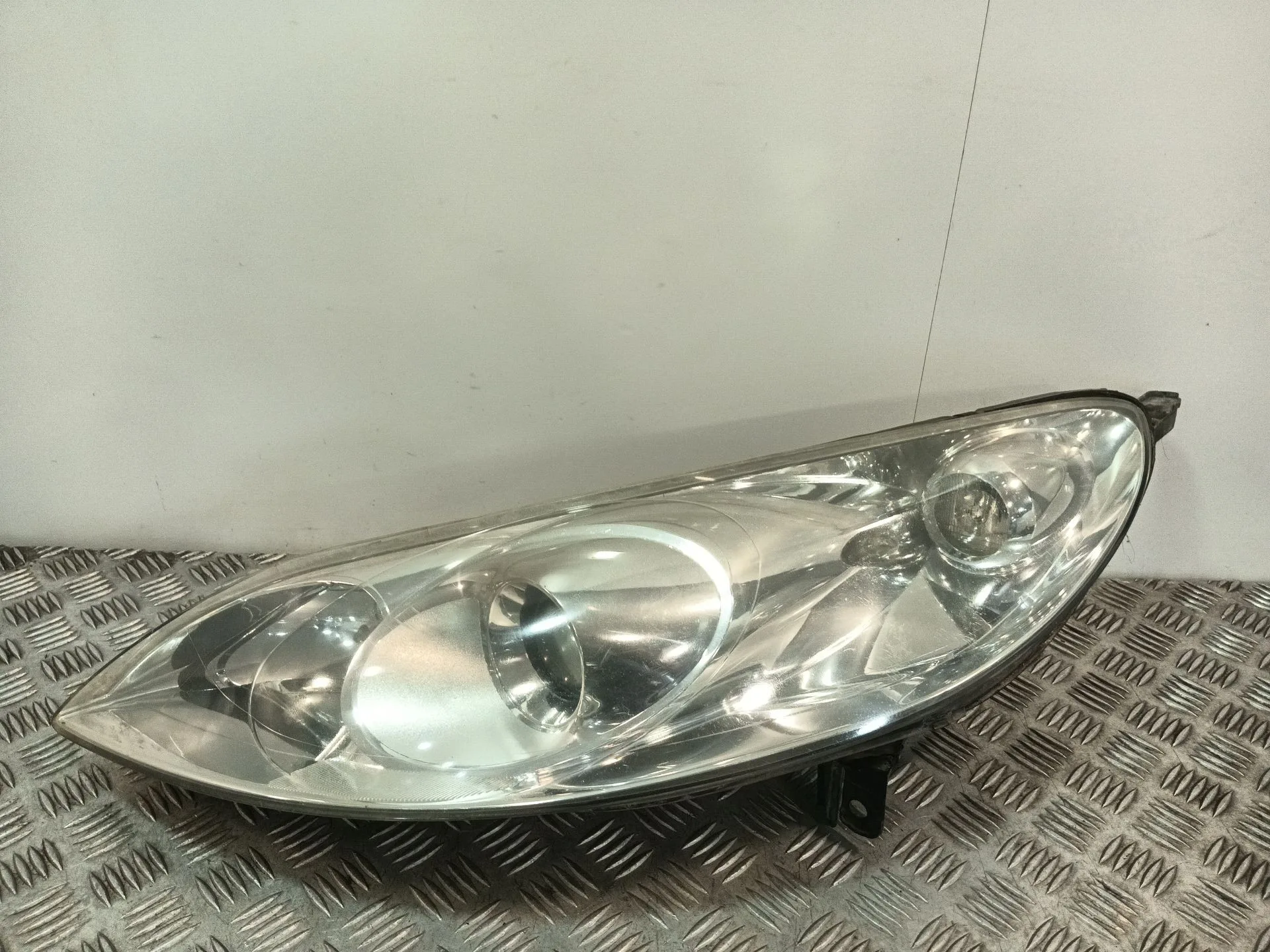 Faro Izquierdo para Peugeot 407 Sw (6E_, 6D_)