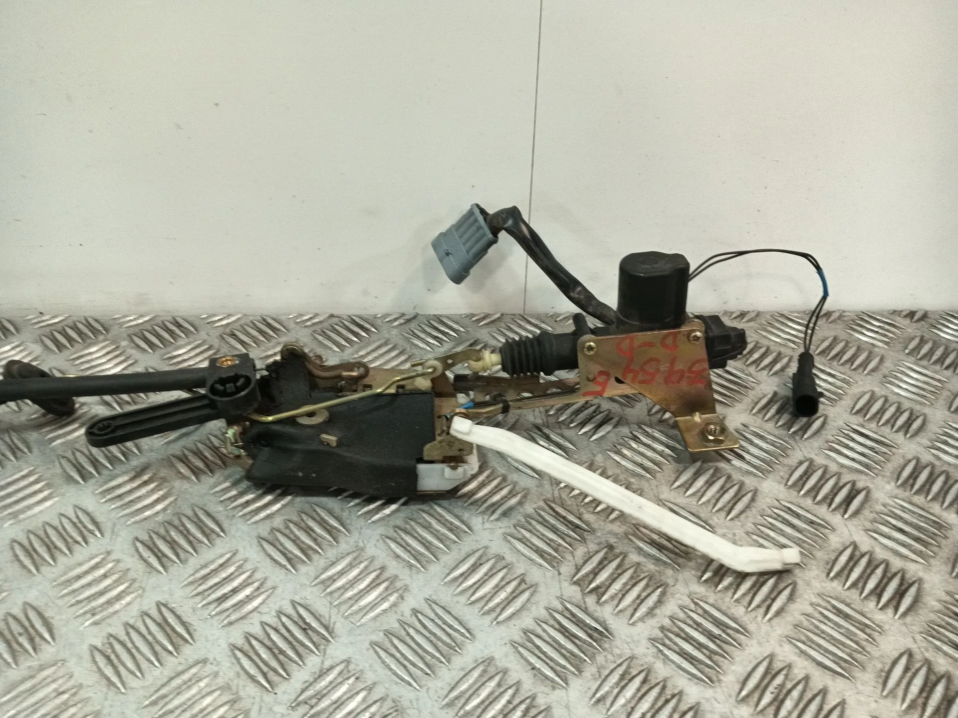 Cerradura Puerta Delantera Derecha para Alfa Romeo Gtv (163)