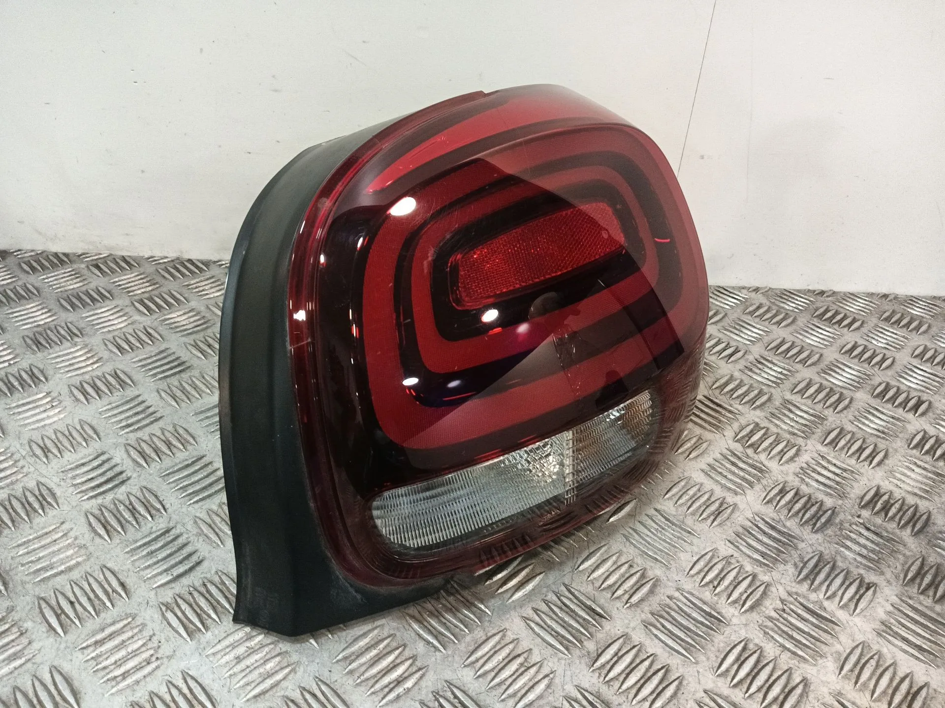 Piloto Trasero Derecho para Citroën C3 Iii (Sx)